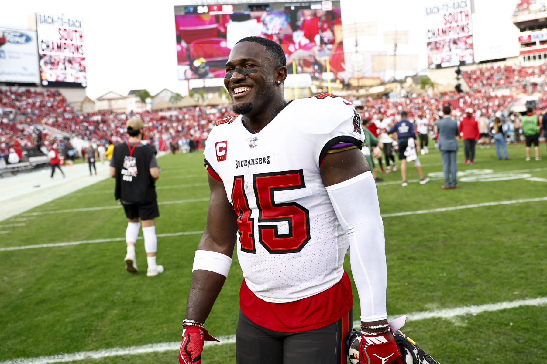 ESPN projects a big pay day for Bucs LB Devin White - Bucs Nation