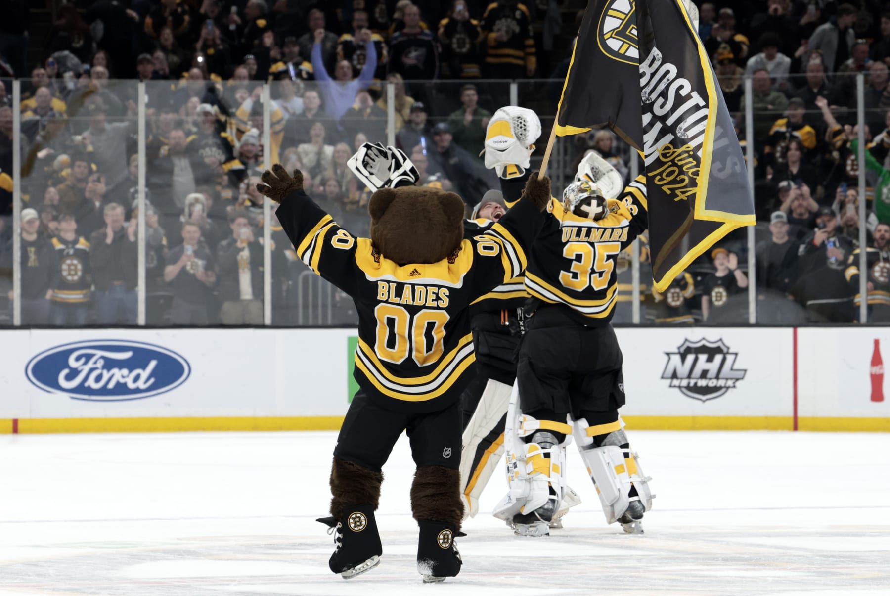 NHL Power Rankings: Can Bruins cap historic season with Stanley