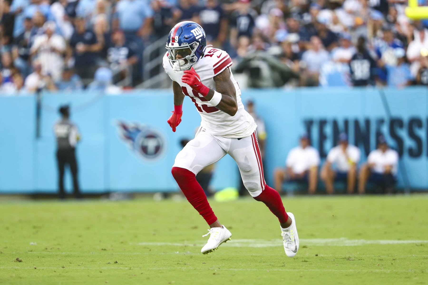 NASHVILLE, FL - SEPTEMBER 11: Kenny Golladay #19 of the New York Giants runs downfield during an NFL football game against the Tennessee Titans at Nissan Stadium on September 11, 2022 in Nashville, Tennessee. (Photo by Kevin Sabitus/Getty Images) NASHVILLE, FL - SEPTEMBER 11: Kenny Golladay #19 of the New York Giants runs downfield during an NFL football game against the Tennessee Titans at Nissan Stadium on September 11, 2022 in Nashville, Tennessee. (Photo by Kevin Sabitus/Getty Images)