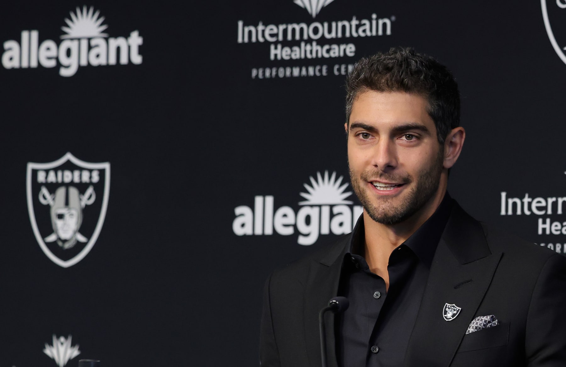 Raiders QB Jimmy Garoppolo gives rookie credit that fans will love - A to Z  Sports