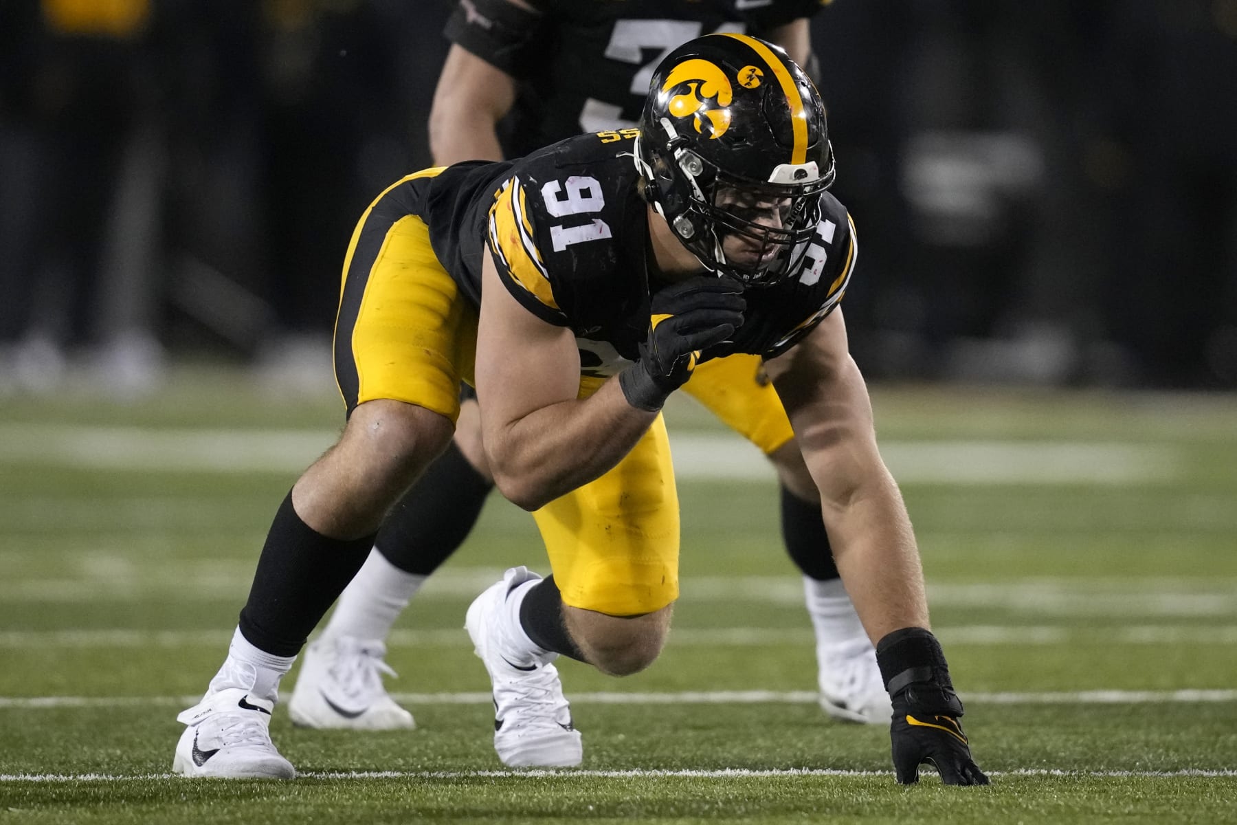 Packers Land EDGE Lukas Van Ness in 2023 NFL Mock Draft