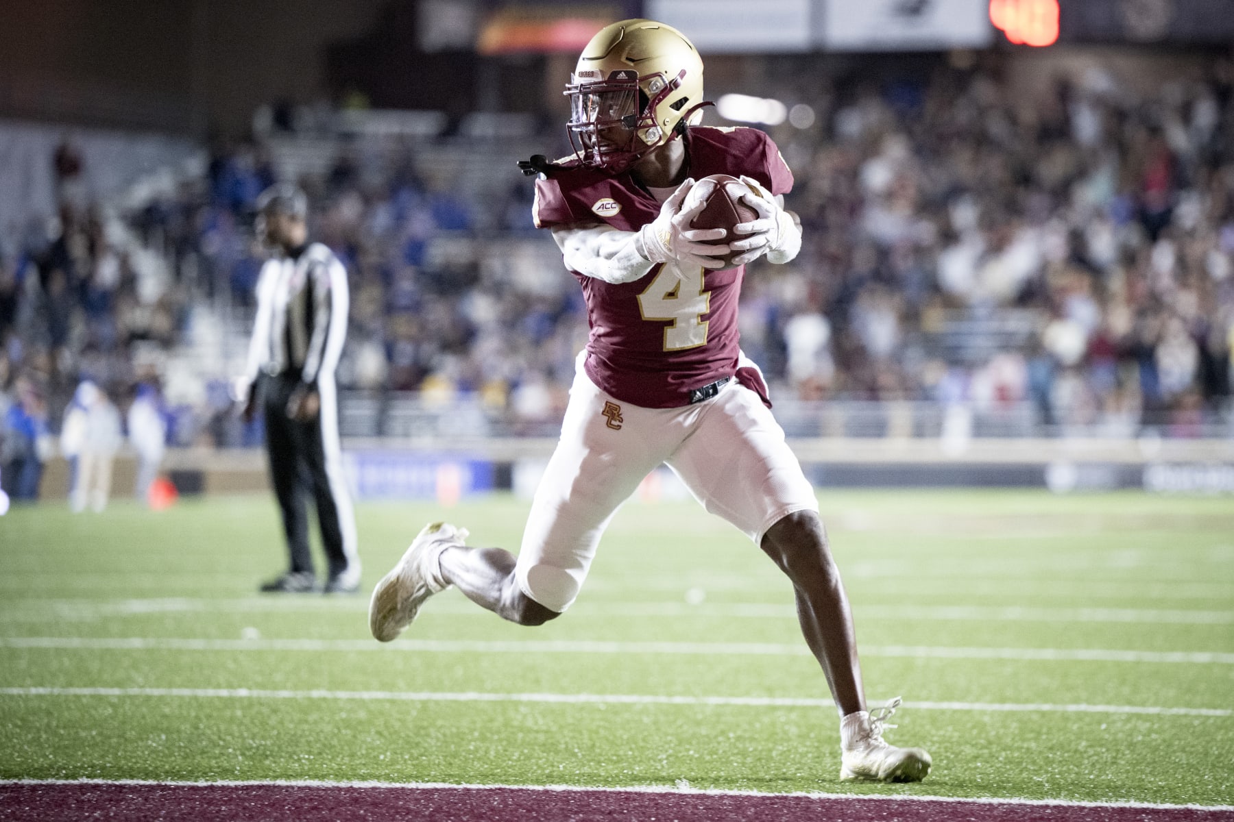 CHESTNUT HILL, MA - NOVEMBER 04: Zay Flowers #4 of the Boston College Eagles scores a touchdown during the first half of a game against the Duke Blue Devils at Alumni Stadium on November 4, 2022 in Chestnut Hill, Massachusetts. (Photo by Maddie Malhotra/Getty Images) CHESTNUT HILL, MA - NOVEMBER 04: Zay Flowers #4 of the Boston College Eagles scores a touchdown during the first half of a game against the Duke Blue Devils at Alumni Stadium on November 4, 2022 in Chestnut Hill, Massachusetts. (Photo by Maddie Malhotra/Getty Images)