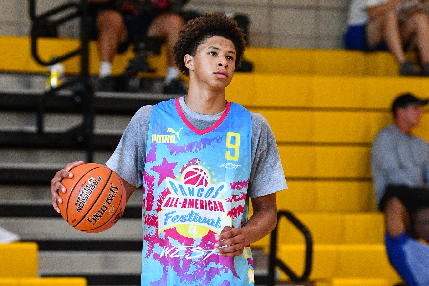 LONG BEACH, CA - AUGUST 27: Carter Bryant dribbles during the Pangos All-American Festival on August 27, 2022 at the McBride High School in Long Beach, CA. (Photo by Brian Rothmuller/Icon Sportswire via Getty Images)