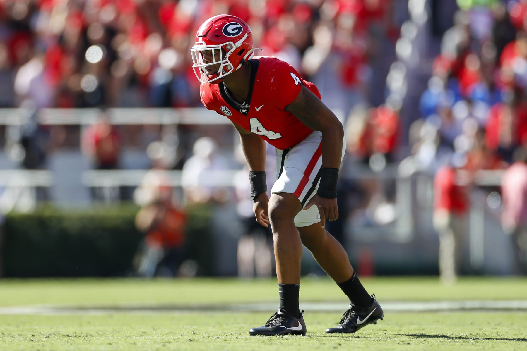 ATHENS, GA - OCTOBER 08: Georgia Bulldogs linebacker Nolan Smith (4) in a defensive stance during a college football game between the Auburn Tigers and the Georgia Bulldogs on October 8, 2022 at Sanford Stadium in Athens, GA. (Photo by Brandon Sloter/Icon Sportswire via Getty Images) ATHENS, GA - OCTOBER 08: Georgia Bulldogs linebacker Nolan Smith (4) in a defensive stance during a college football game between the Auburn Tigers and the Georgia Bulldogs on October 8, 2022 at Sanford Stadium in Athens, GA. (Photo by Brandon Sloter/Icon Sportswire via Getty Images)