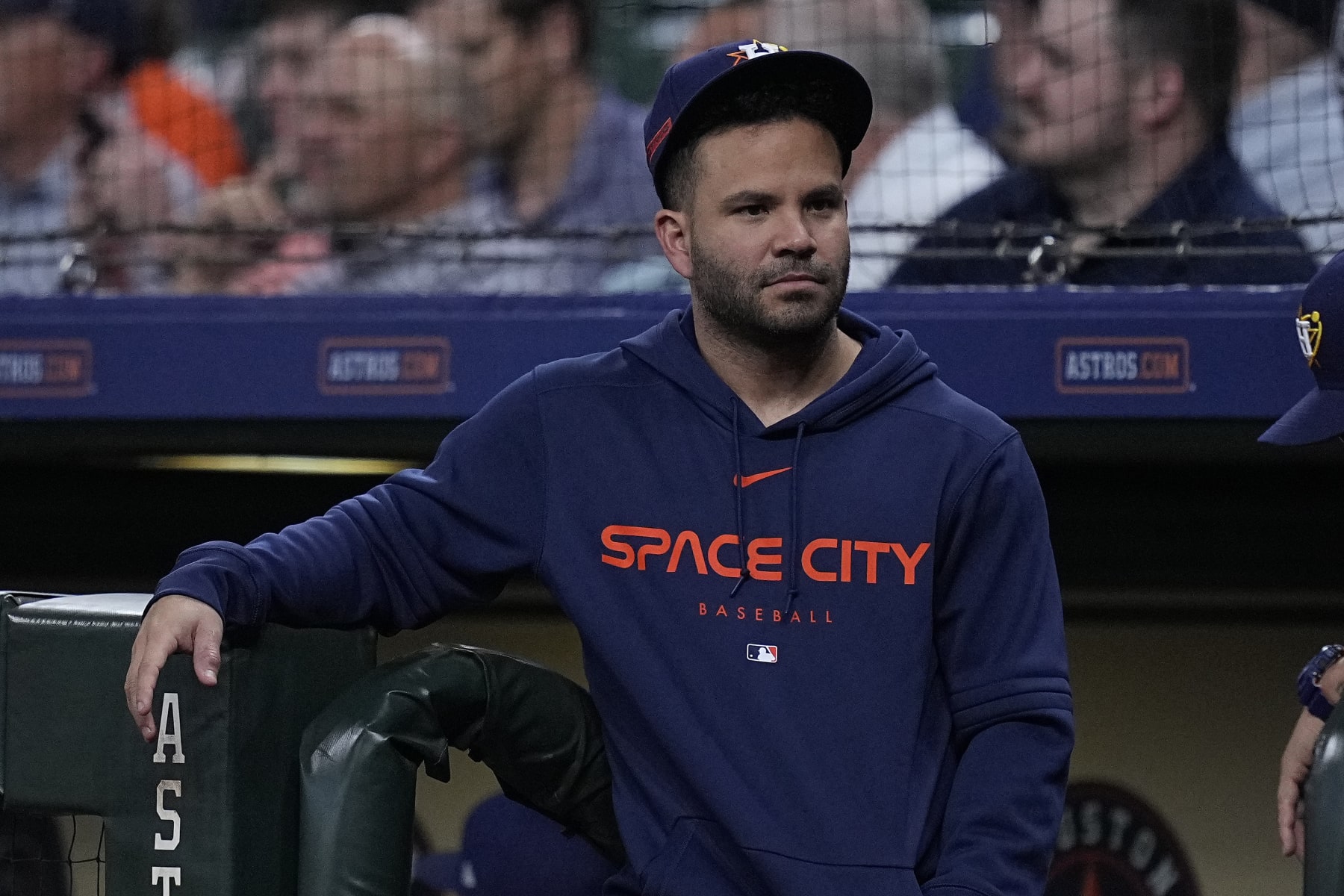 Jose Altuve's home broken into on Astros' opening day, 4 accused