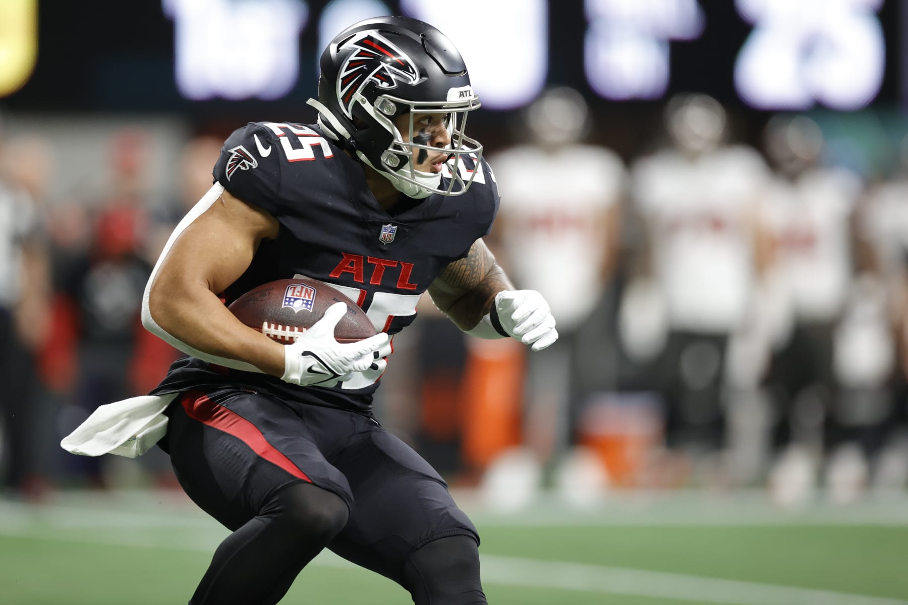 Tampa Bay Buccaneers running back Rachaad White (29) lines up during the  first half of an NFL football game against the Atlanta Falcons, Sunday,  Jan. 8, 2023, in Atlanta. The Atlanta Falcons