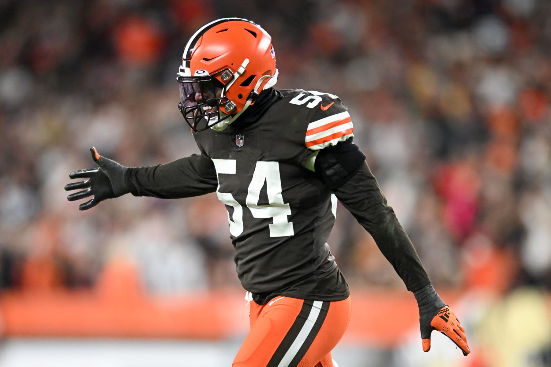 Browns offseason: Who is in, out at defensive end after NFL free agency,  NFL draft - Dawgs By Nature