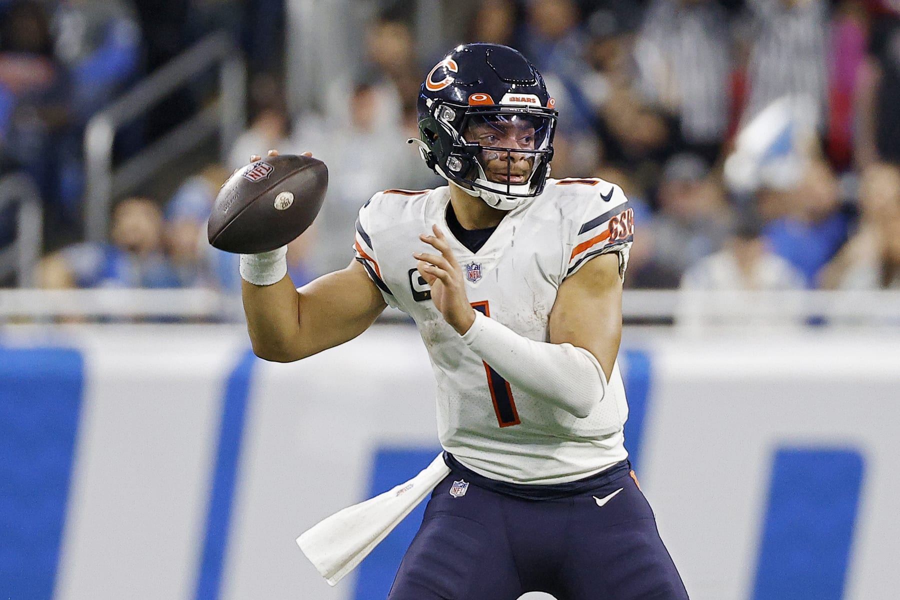 Bears' season opener will reveal if Justin Fields is on track as franchise  QB - Chicago Sun-Times