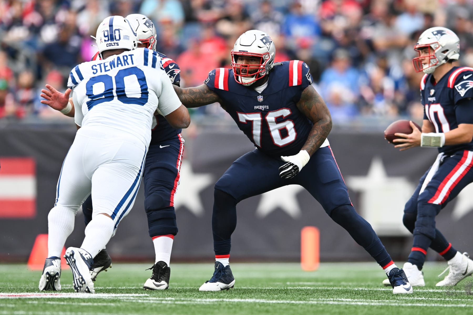 Former Patriots OT Isaiah Wynn reportedly agrees to deal with Dolphins