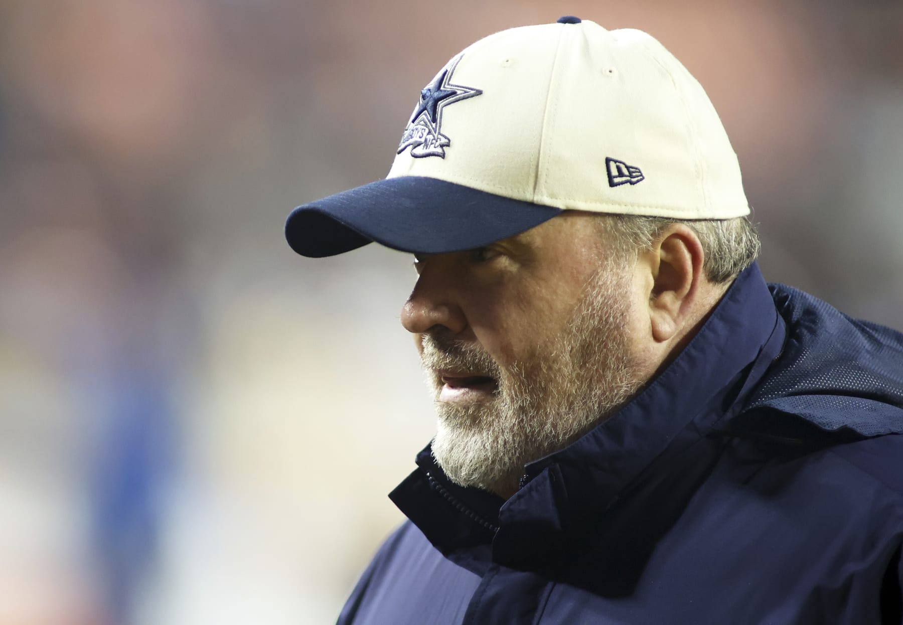 News: Cowboys, Bucs have center concerns; McCarthy back on hot seat?