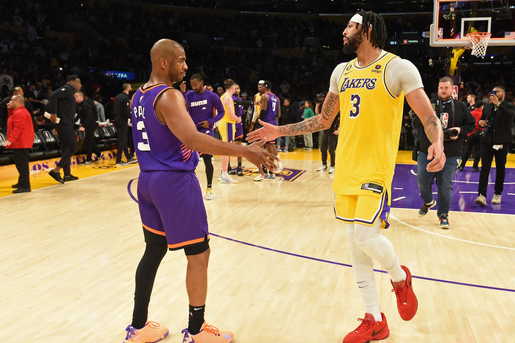 Lakers' Hypothetical Blockbuster Trades to Shake Up NBA Offseason