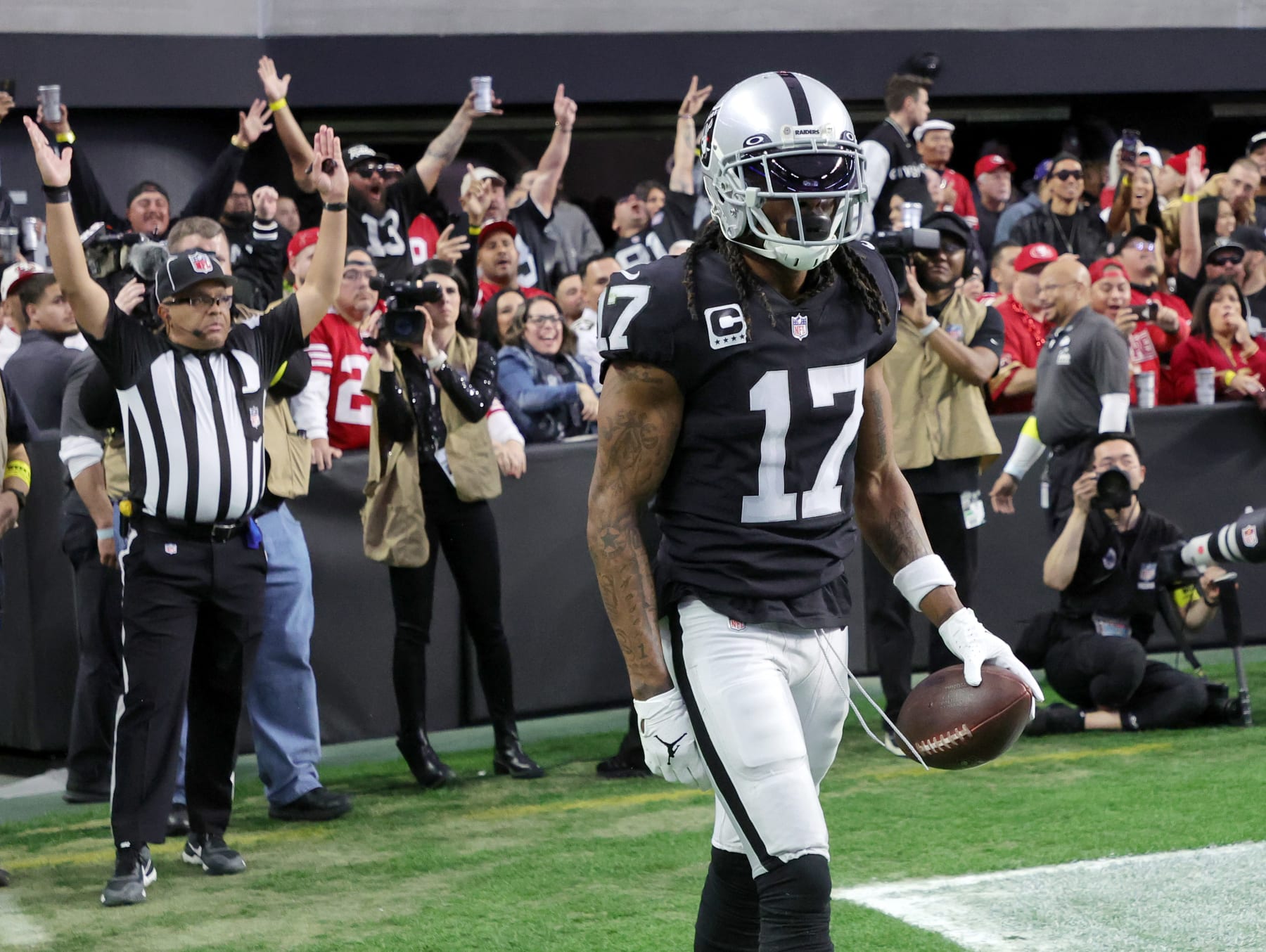 Raiders' Davante Adams loses No. 1 spot on ESPN's WR rankings