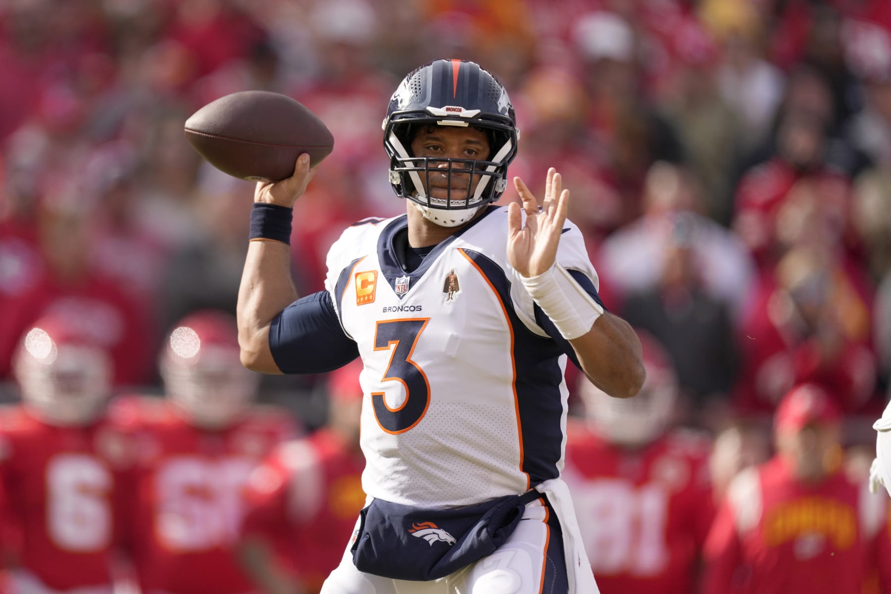 Broncos QB Russell Wilson needs help from supporting cast to