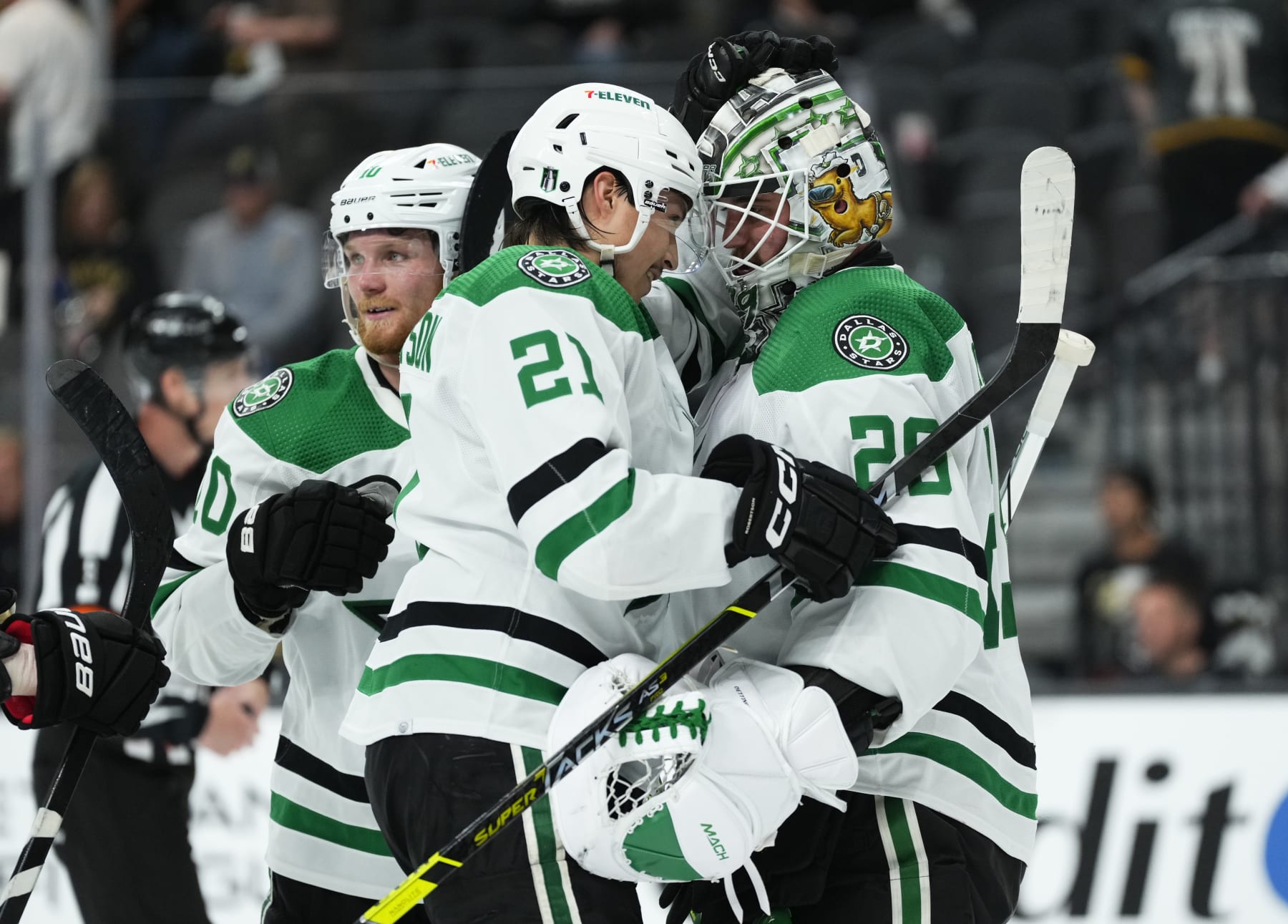 Flyers put up good effort, but lose in OT to Dallas Stars