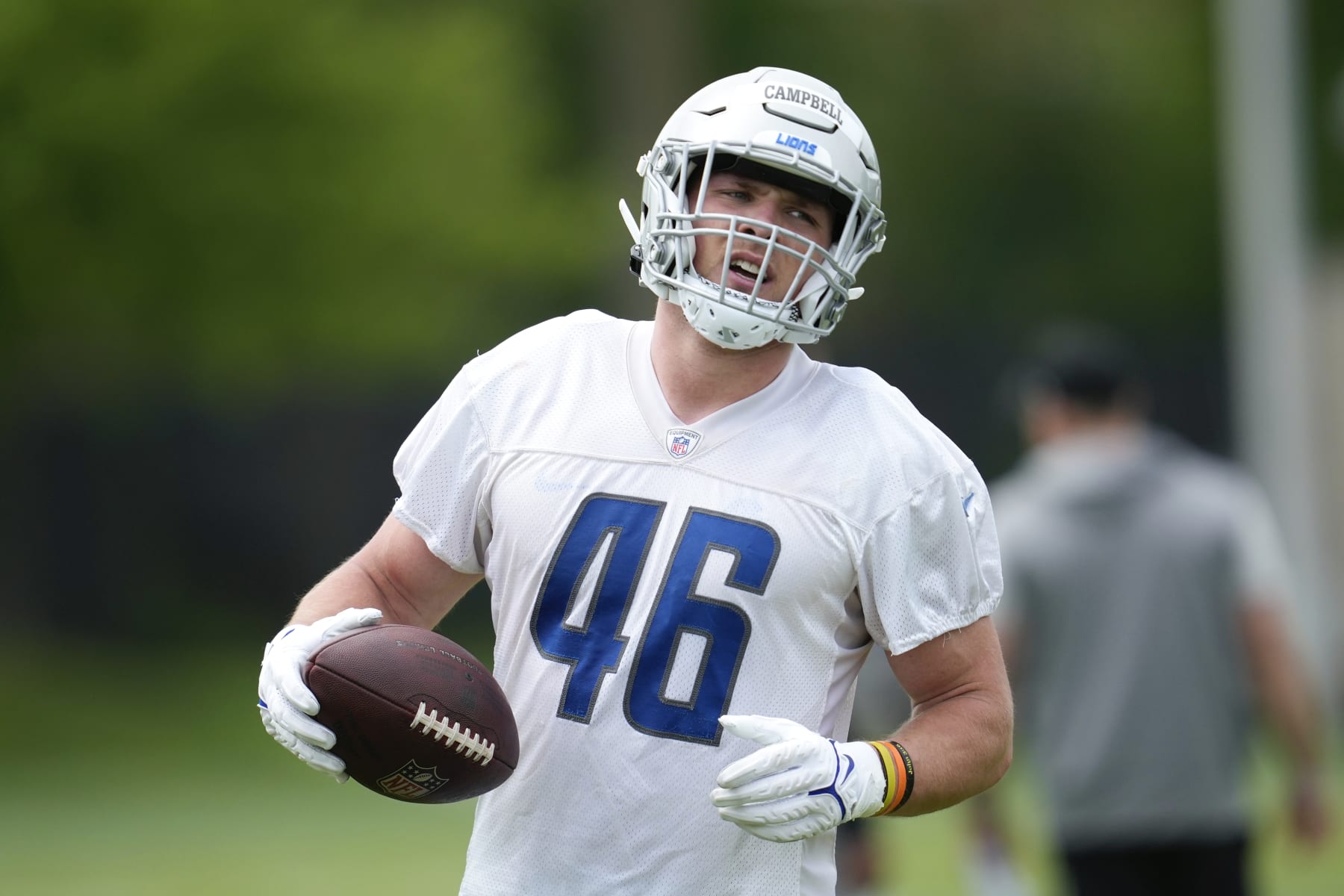 Detroit Lions sign first-round linebacker Jack Campbell to rookie deal 