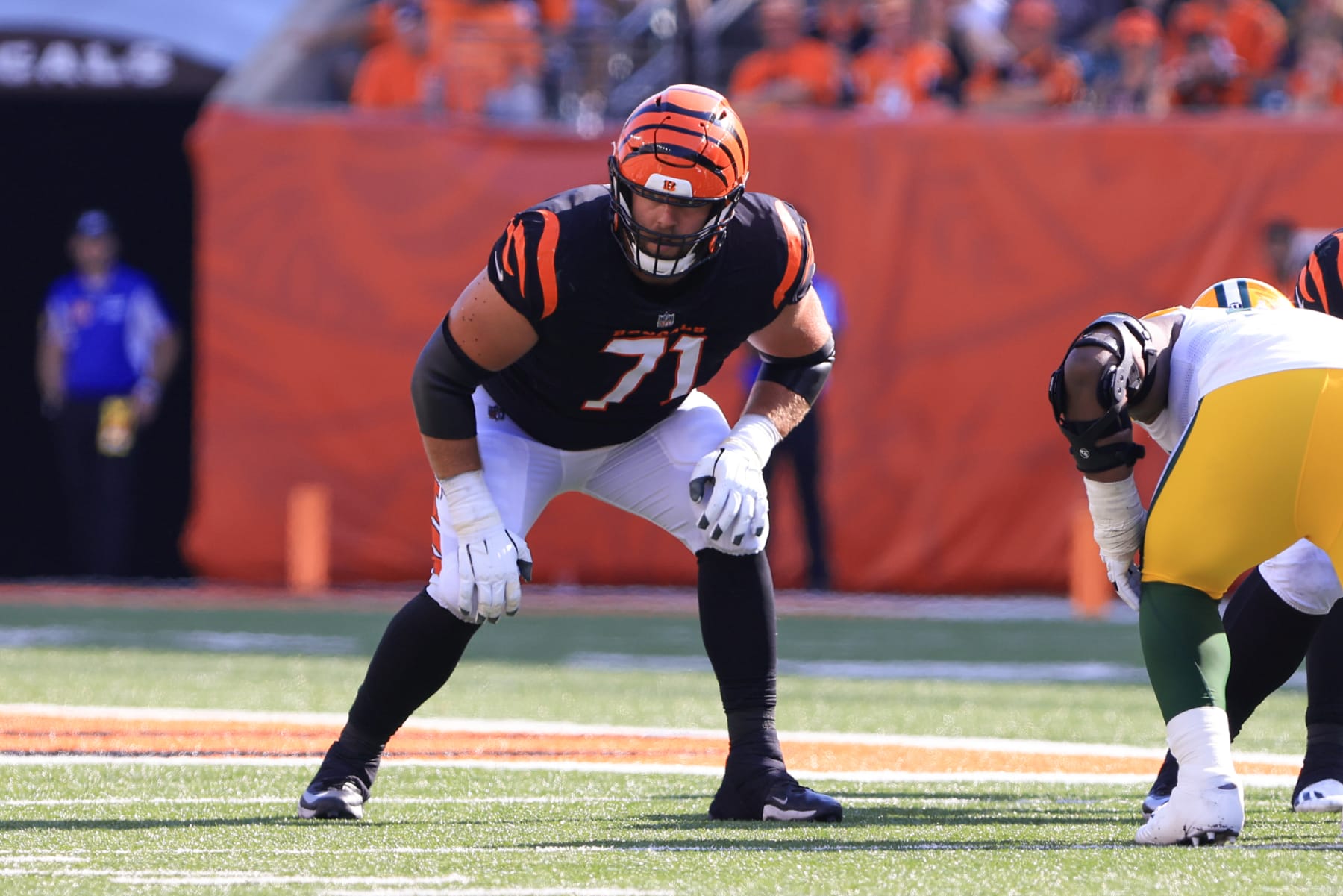 Patriots: Trent Brown agrees to re-structured contract