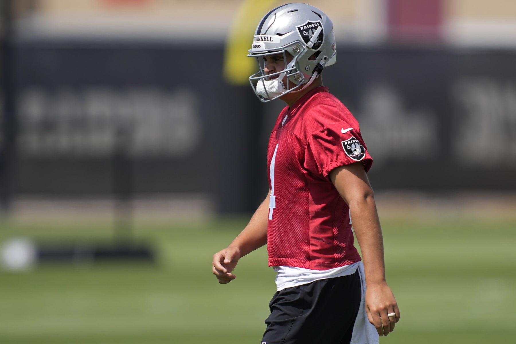 First look: Houston Texans quarterback Davis Mills dons Texans' new 'Battle  Red' alternate helmet at camp