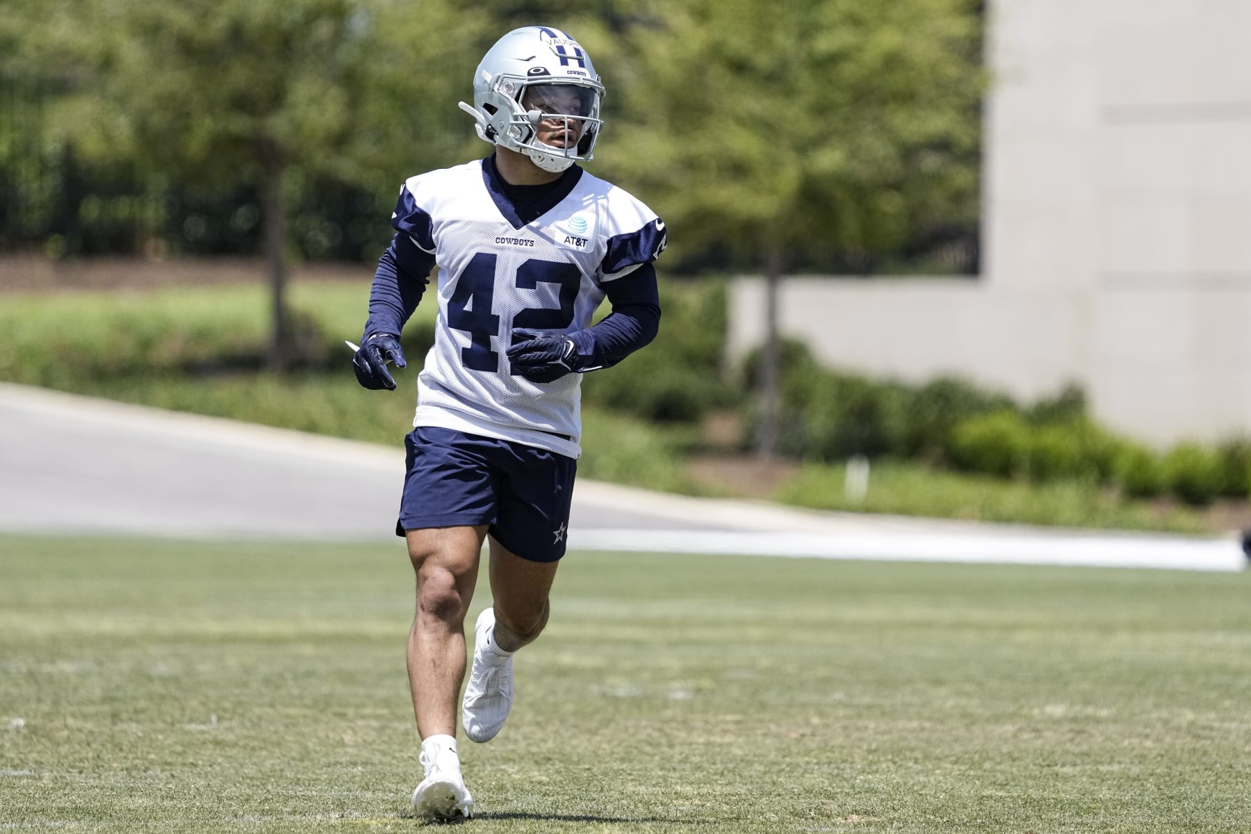 Dallas Cowboys rookie Deuce Vaughn will get share of touches