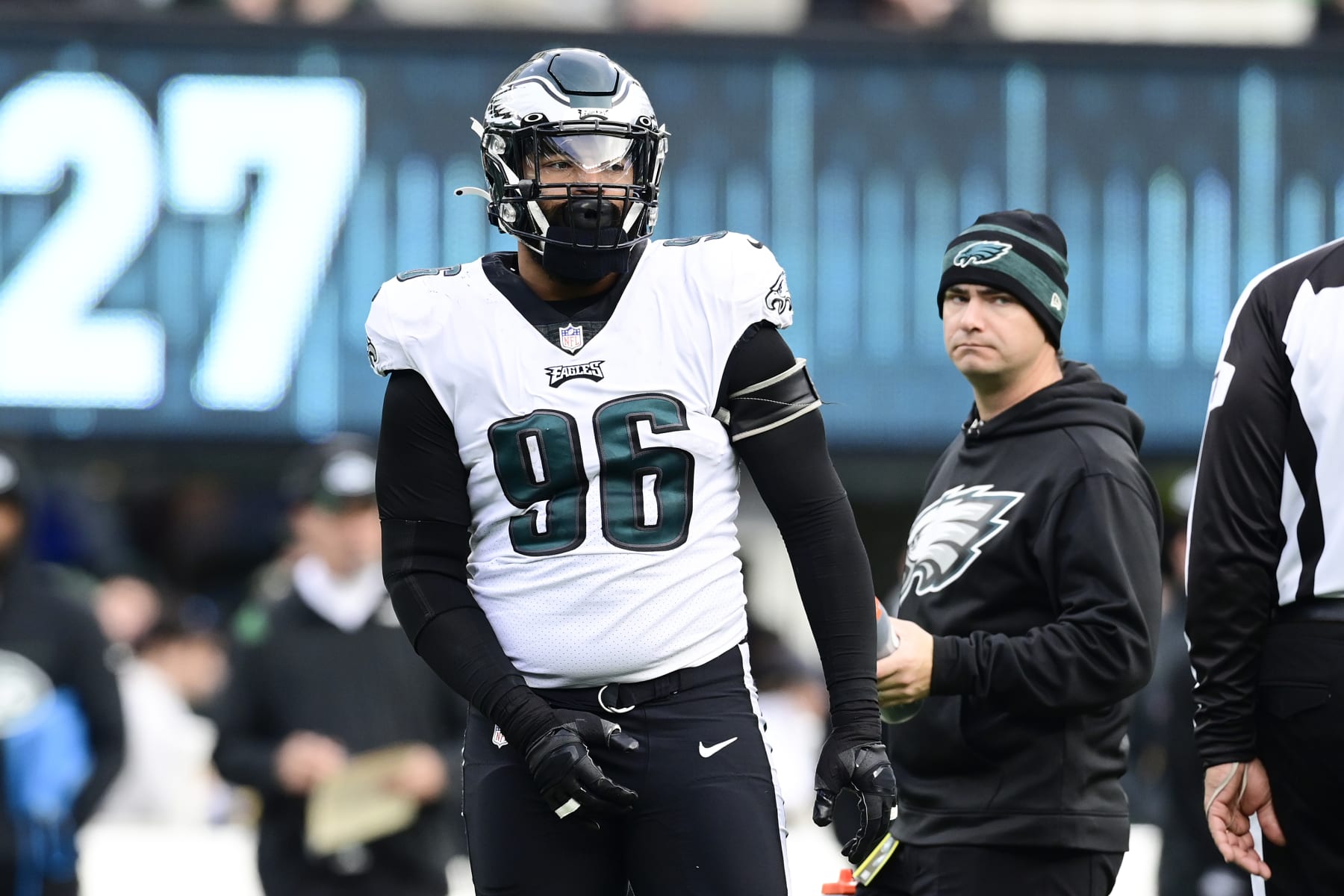 Philadelphia Eagles: Re-signing Derek Barnett is certainly a choice