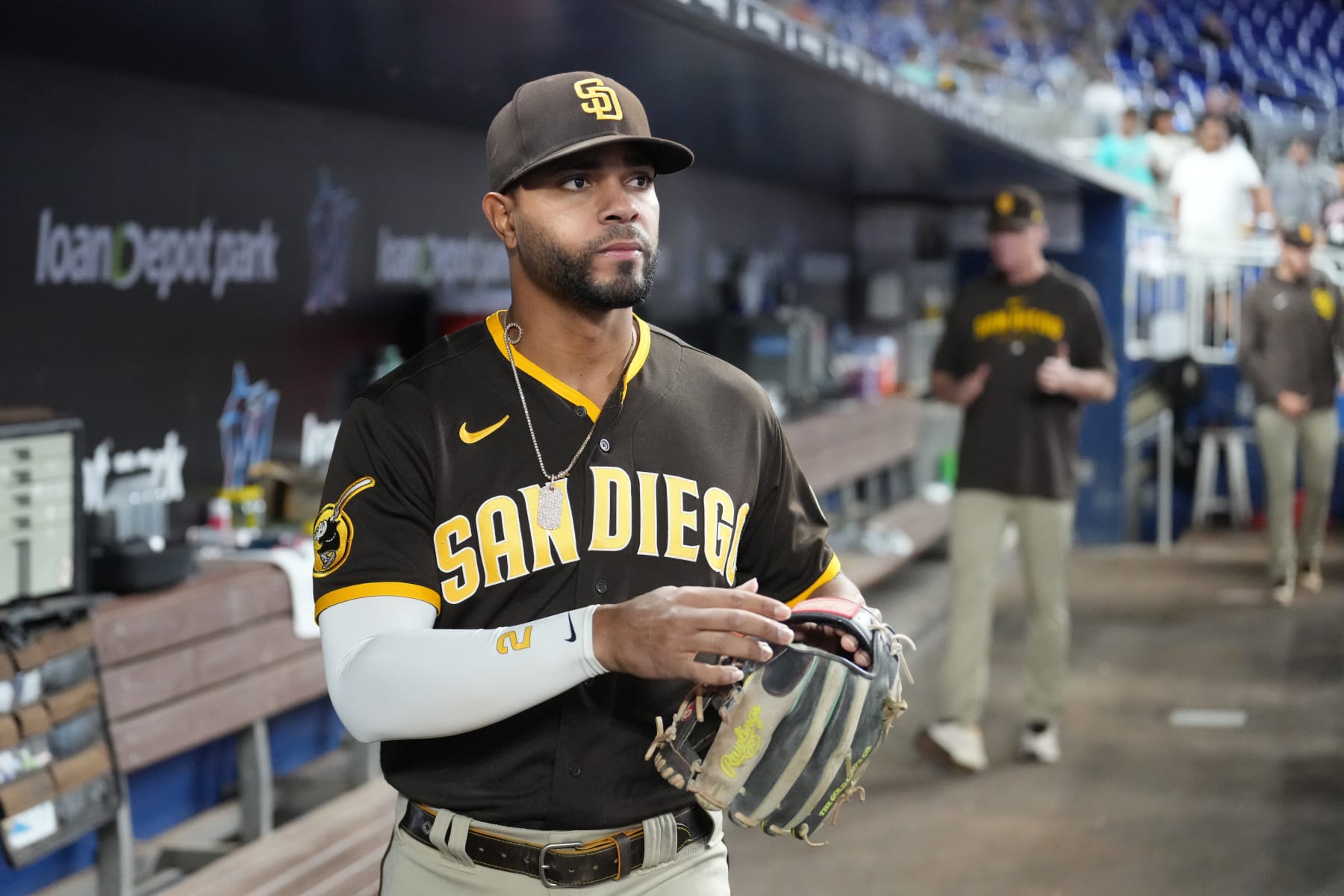 San Diego Padres on X: Pinstripes under the lights. @snellzilla4
