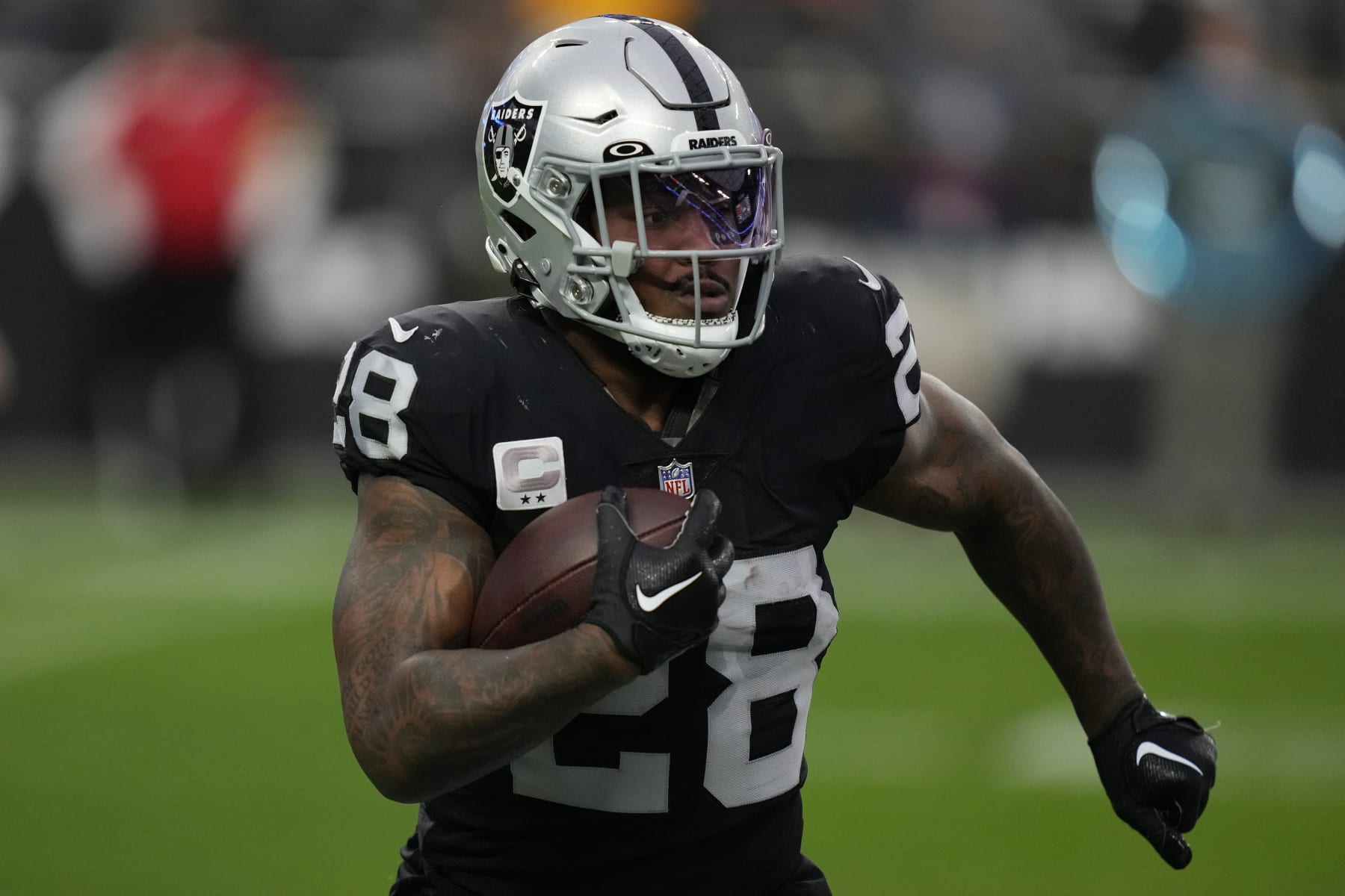 Report: Raiders place franchise tag on Josh Jacobs