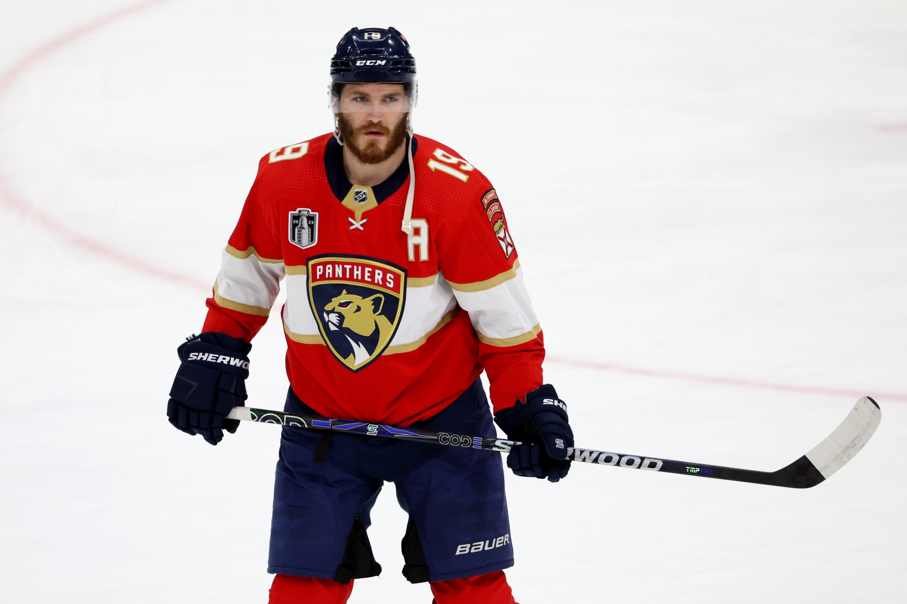 Vegas Golden Knights hold off Florida Panthers 3-2, move win from