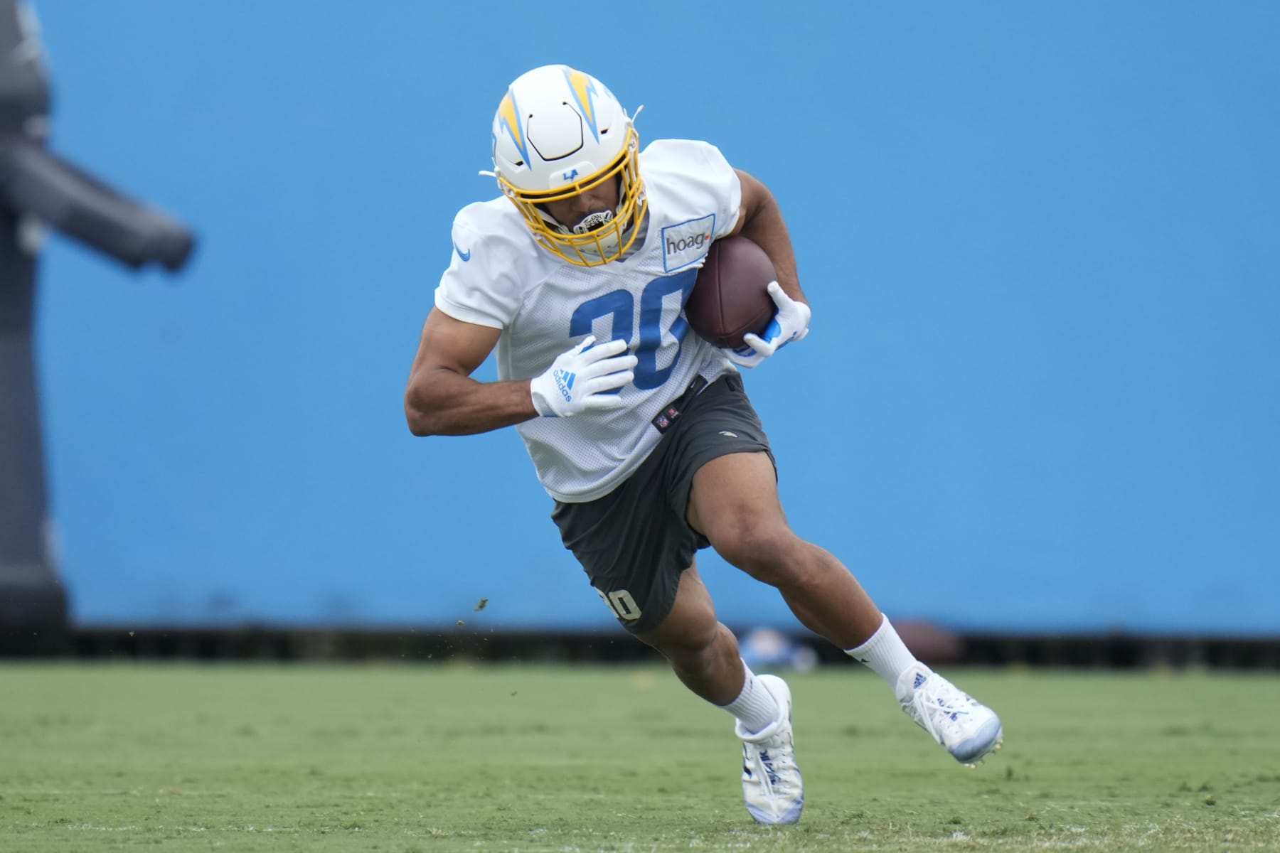 Austin Ekeler, Chargers reach truce on final year of contract - Los Angeles  Times