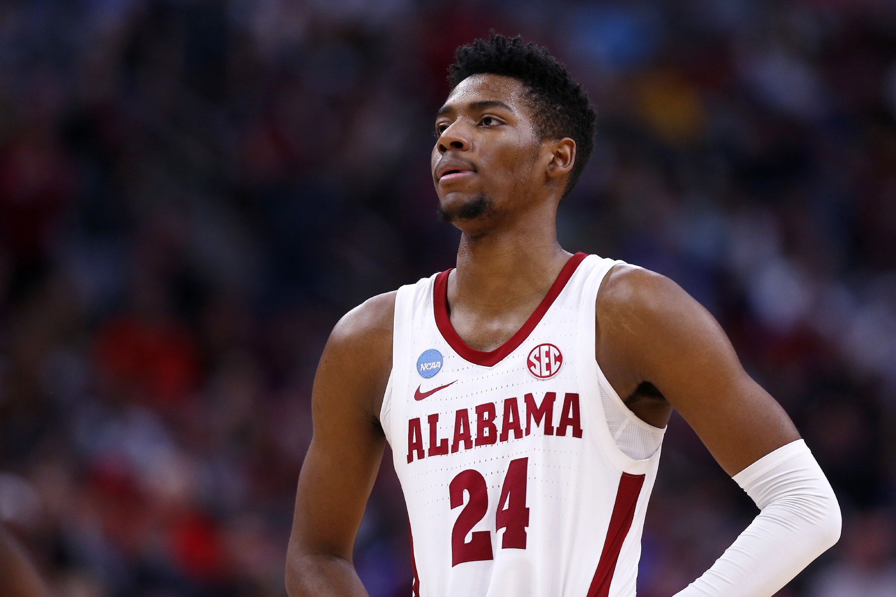 LOUISVILLE, KY - MARCH 24: Alabama Crimson Tide forward Brandon Miller (24) during the San Diego State Aztecs versus the Alabama Crimson Tide in the Sweet Sixteen Round of the NCAA Men's Division I Basketball Championship South Regional on March 23, 2023, at KFC Yum! Center in Louisville, KY. (Photo by Jeffrey Brown/Icon Sportswire via Getty Images) LOUISVILLE, KY - MARCH 24: Alabama Crimson Tide forward Brandon Miller (24) during the San Diego State Aztecs versus the Alabama Crimson Tide in the Sweet Sixteen Round of the NCAA Men's Division I Basketball Championship South Regional on March 23, 2023, at KFC Yum! Center in Louisville, KY. (Photo by Jeffrey Brown/Icon Sportswire via Getty Images)