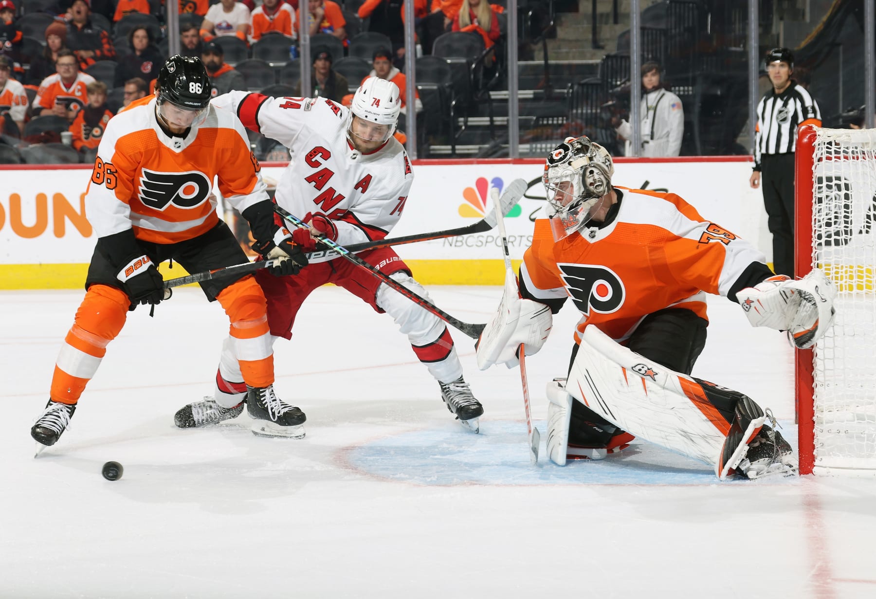 Philadelphia Flyers re-sign goalie Carter Hart for 3-year extension through  2023-24 NHL season - 6abc Philadelphia