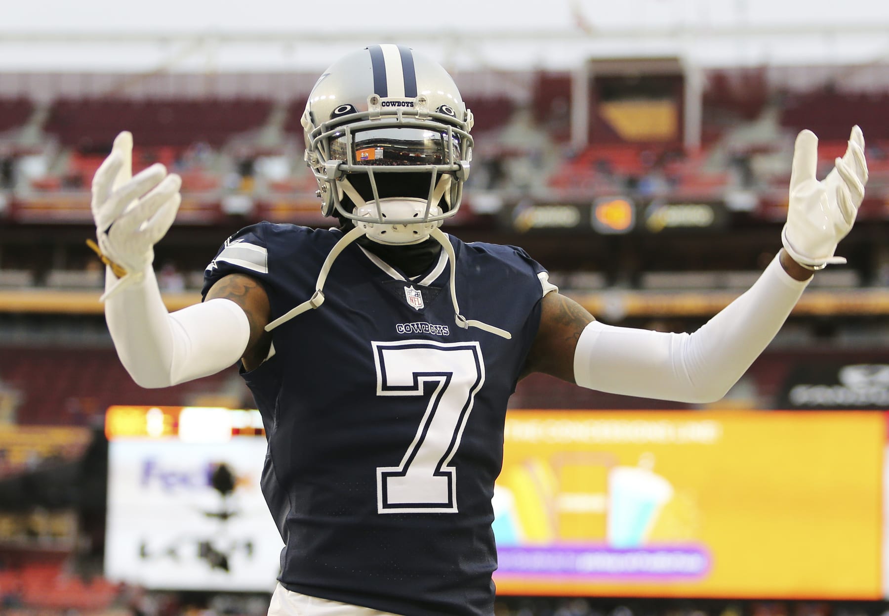 Dallas Cowboys: Big contract decisions taking center stage