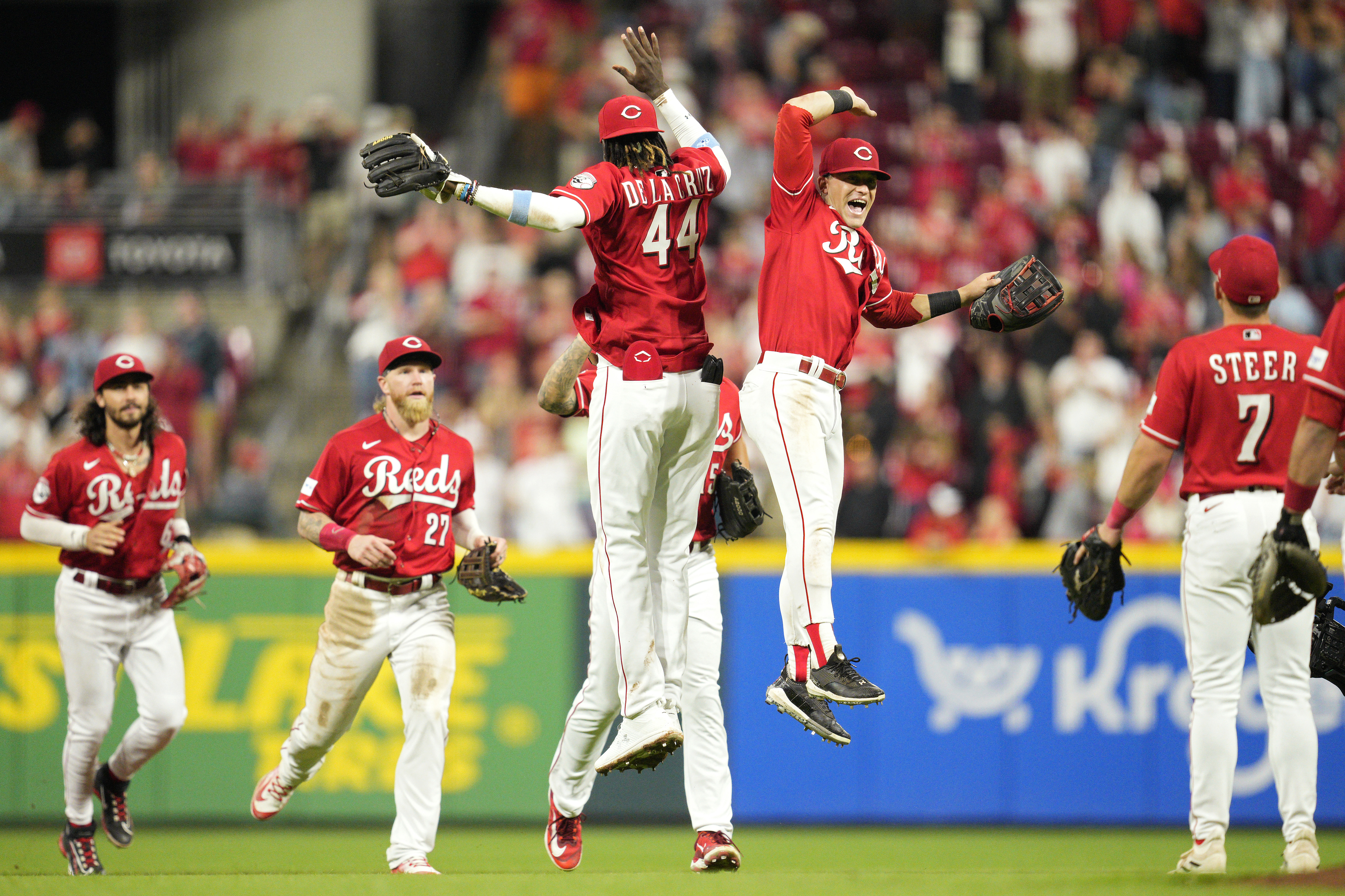 Reds beat Rockies 5-3