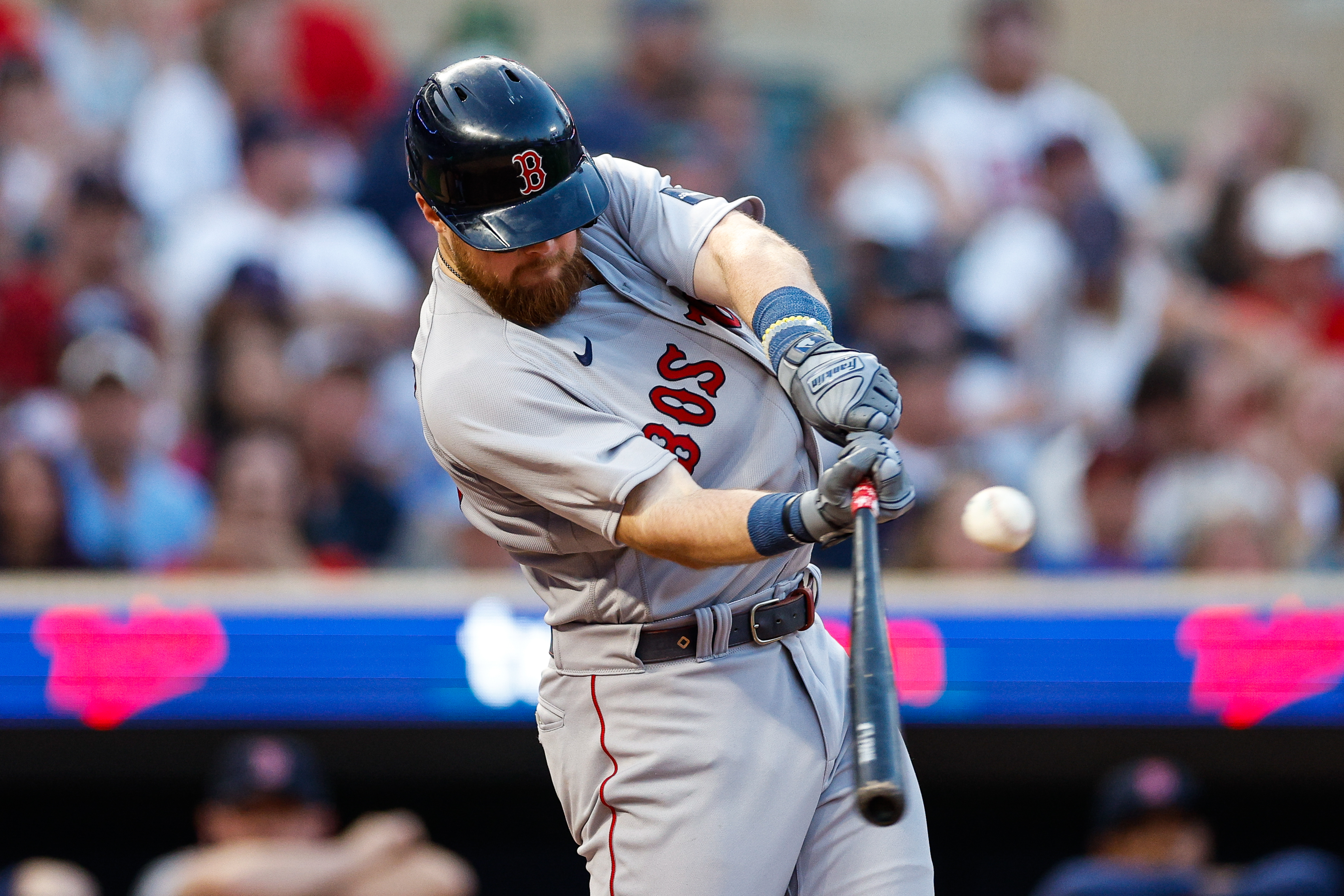 Red Sox beat Twins 10-4 for 6th straight win