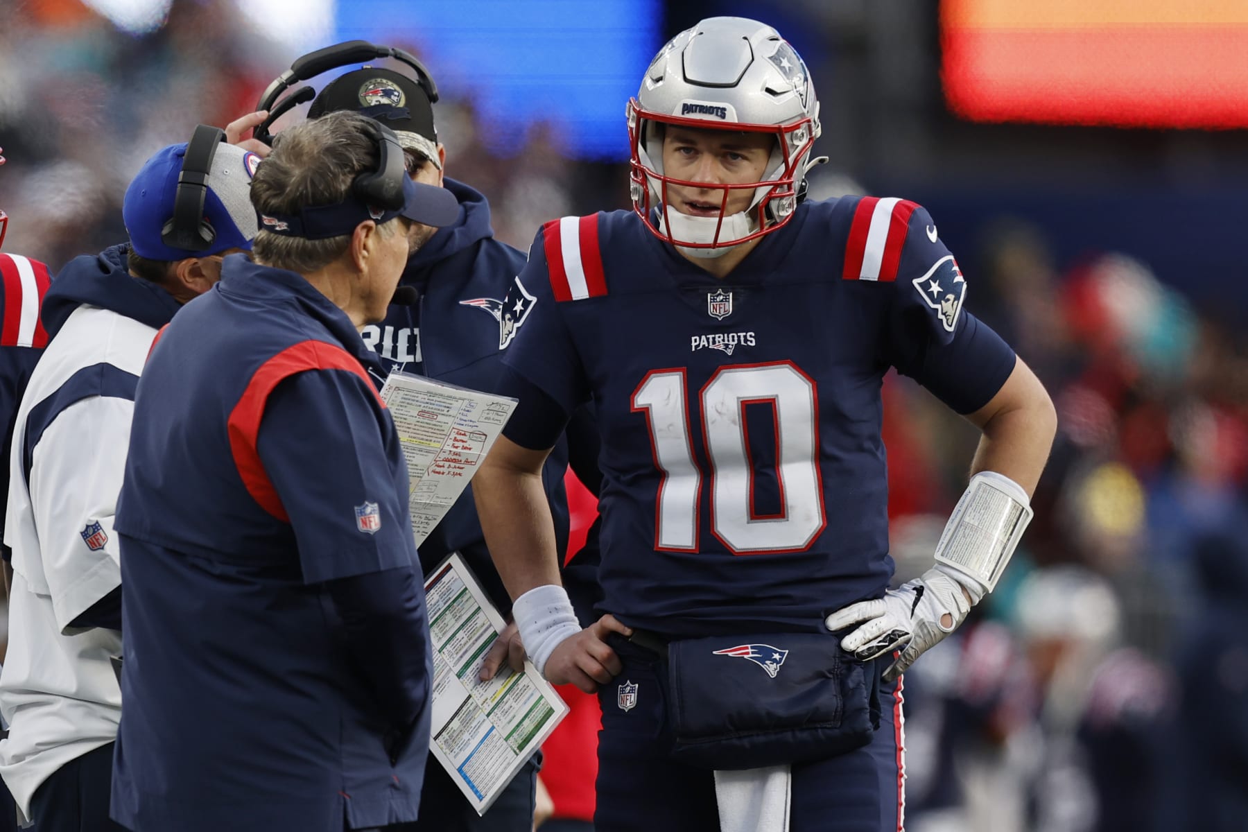 What Albert Breer is hearing about the Patriots plan at backup QB