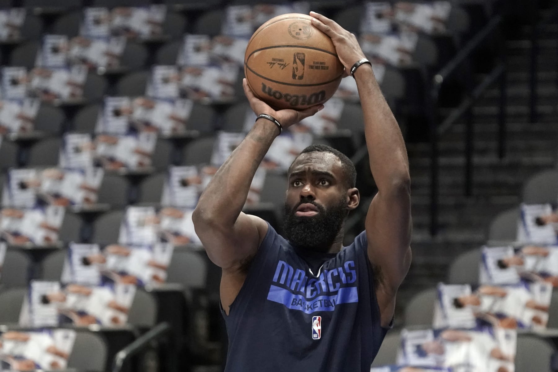 DALLAS, TEXAS - MARCH 13: Tim Hardaway Jr. #11 of the Dallas Mavericks warms up before the game against the Memphis Grizzlies at American Airlines Center on March 13, 2023 in Dallas, Texas. NOTE TO USER: User expressly acknowledges and agrees that, by downloading and/or using this Photograph, user is consenting to the terms and conditions of the Getty Images License Agreement. (Photo by Sam Hodde/Getty Images)