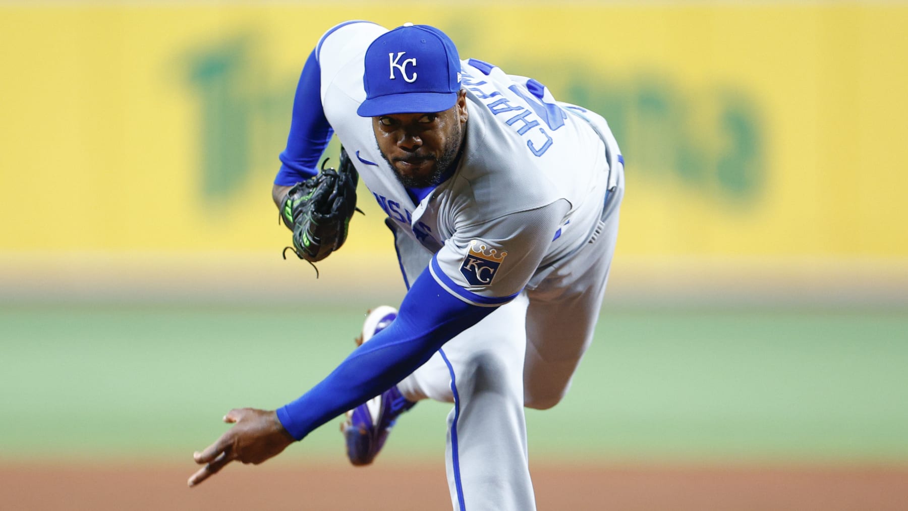 Texas Rangers Potential Trade for Kansas City Royals Reliever Aroldis  Chapman - Sports Illustrated Texas Rangers News, Analysis and More