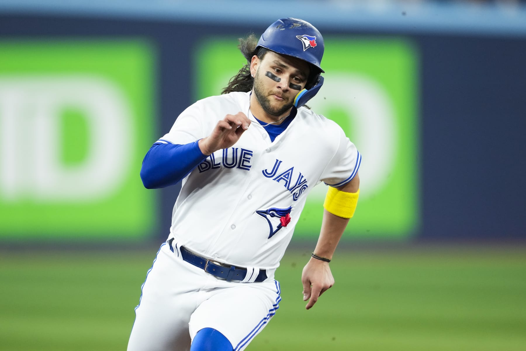 Gurriel's 5 RBIs best Ohtani's 2 HRs in Jays' win over Halos
