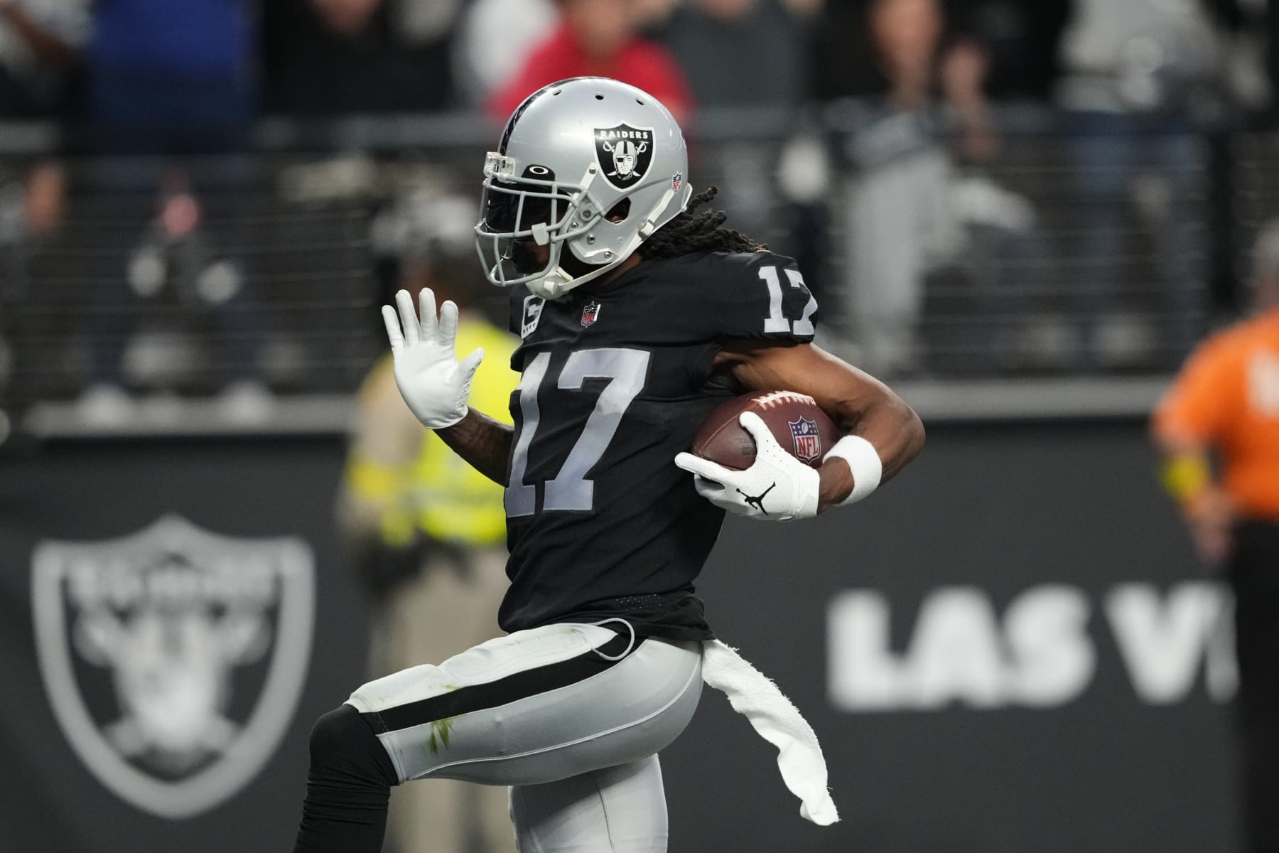 Raiders' Carr, Adams ready to reunite in real time in opener