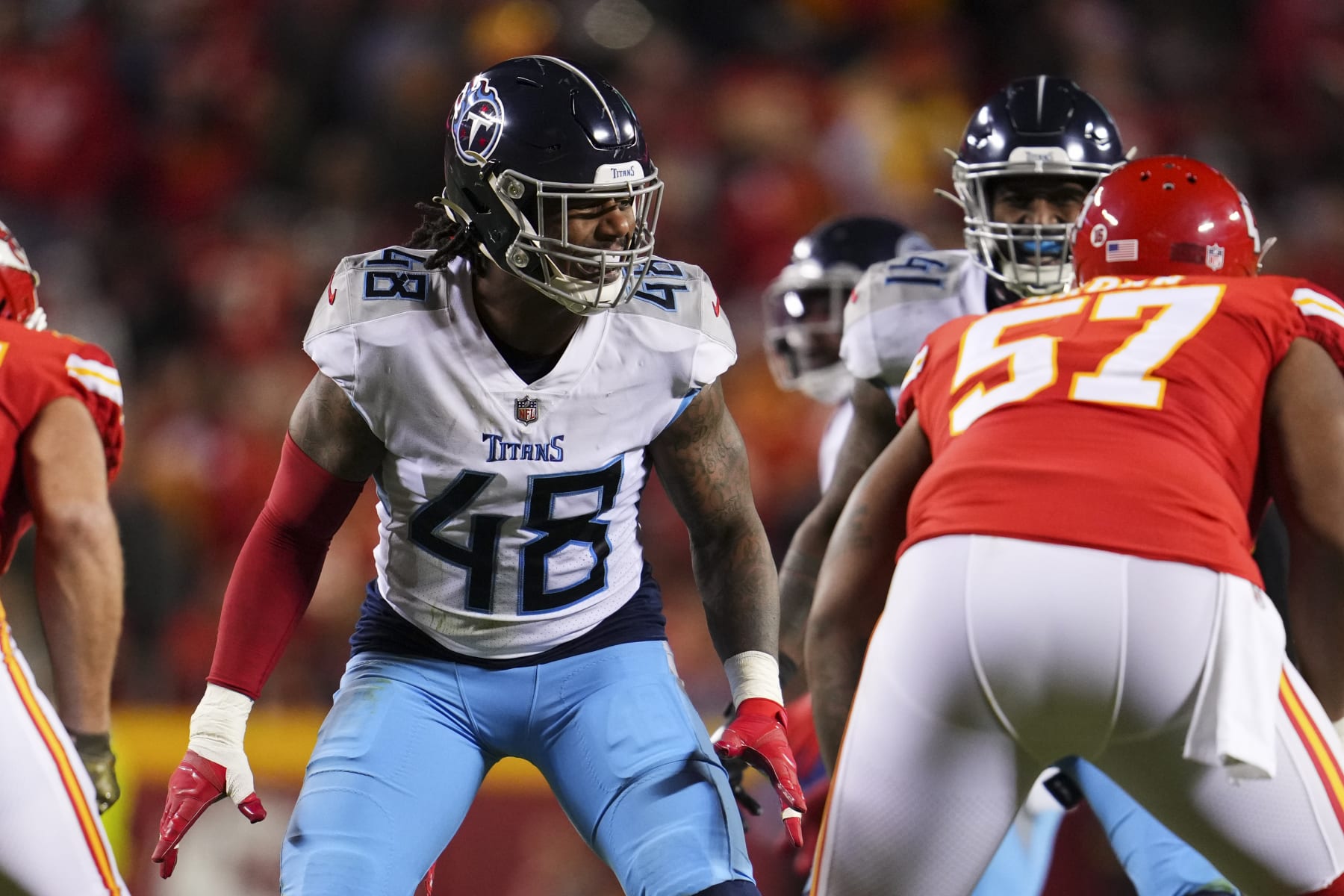 Tennessee Titans linebacker Bud Dupree (48) walks to drill at