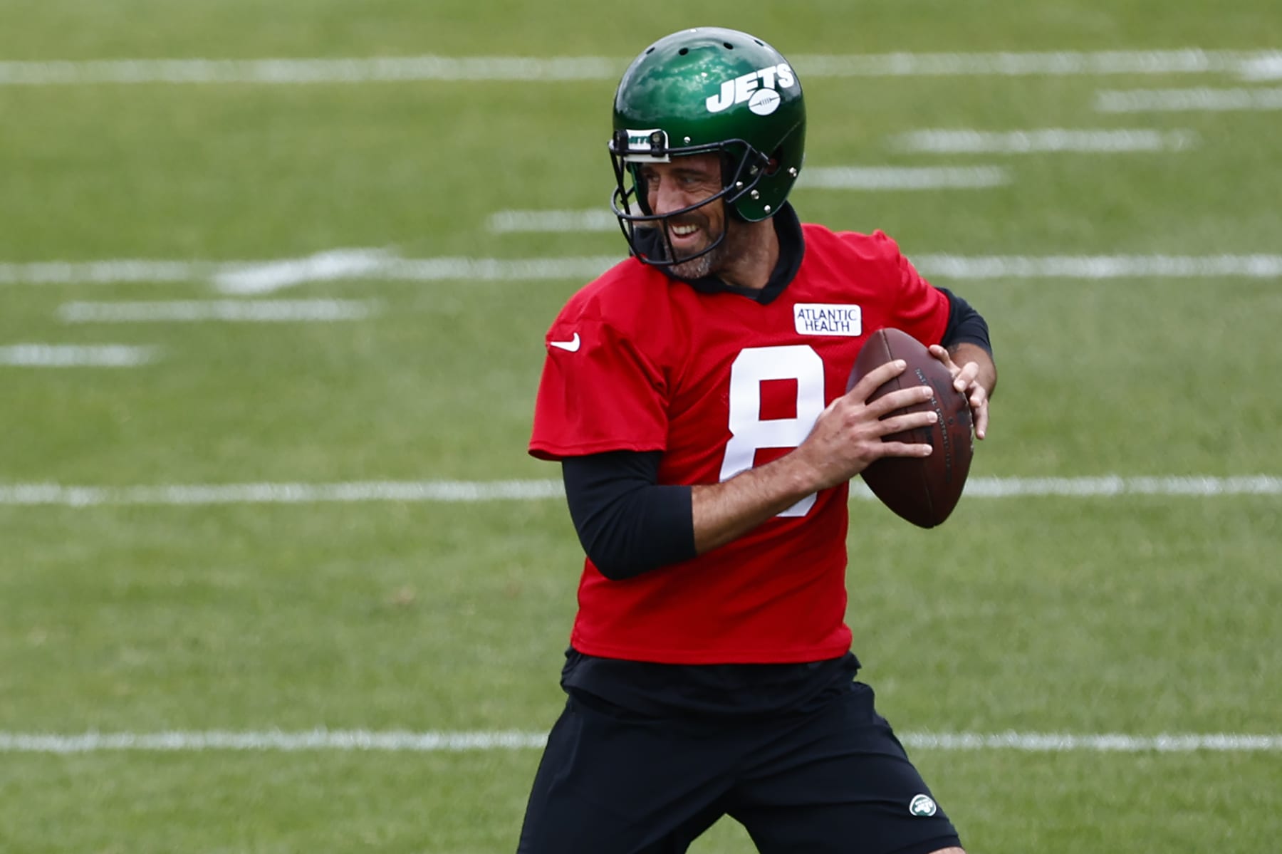 Aaron Rodgers Dazzles in Spectacular Performance at Jets Camp