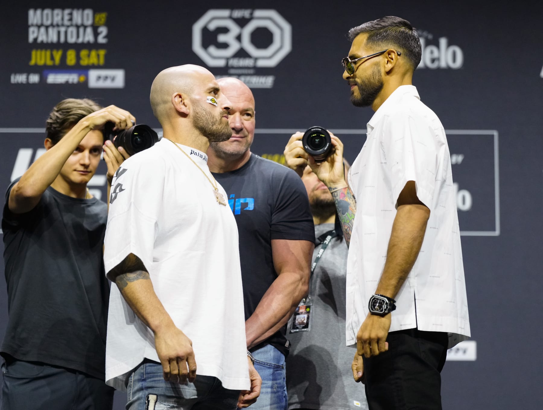 LAS VEGAS, NEVADA - JULY 06: (L-R) Opponents Alexander Volkanovski of Australia and Yair Rodriguez of Mexico face off during the UFC 290 press conference at T-Mobile Arena on July 06, 2023 in Las Vegas, Nevada. (Photo by Jeff Bottari/Zuffa LLC via Getty Images)