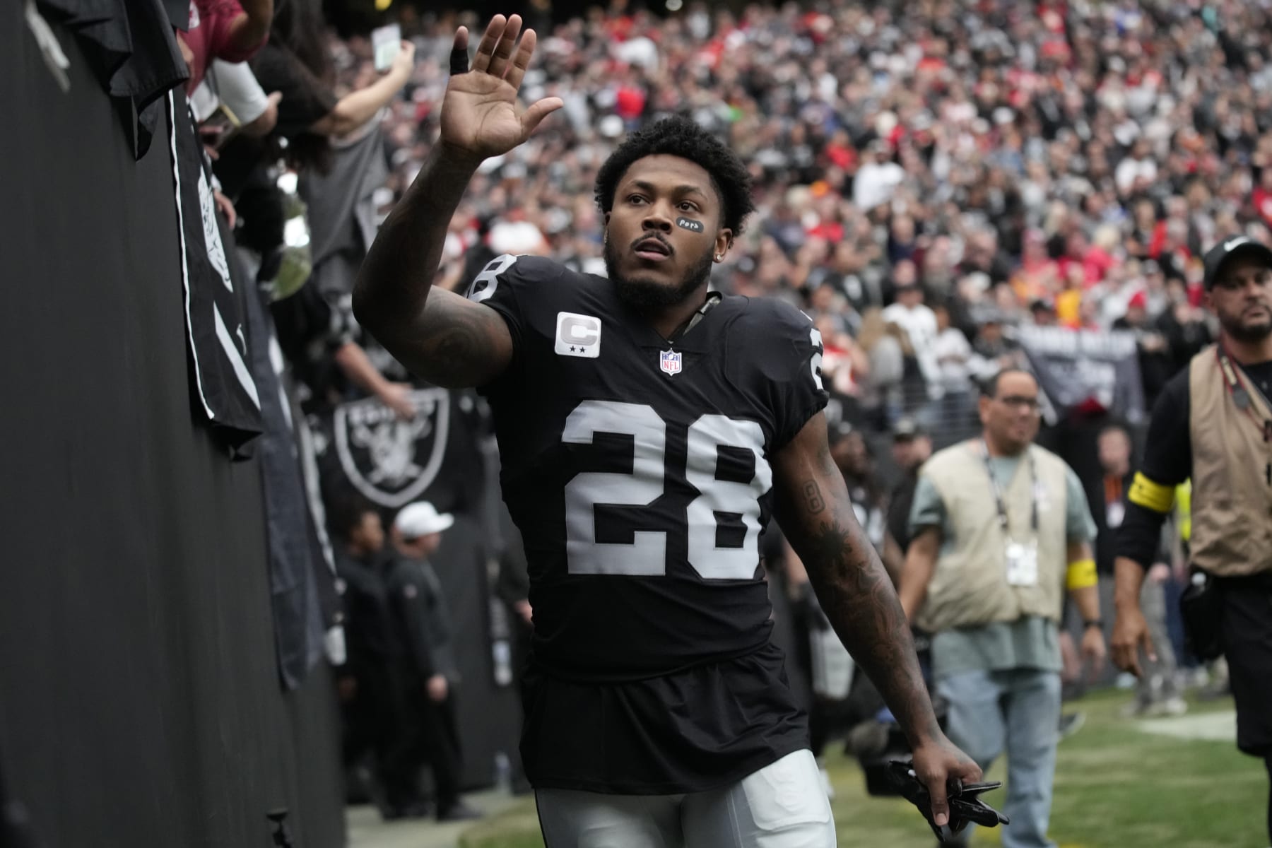 Raiders Bold Predictions: Josh Jacobs Stands His Ground