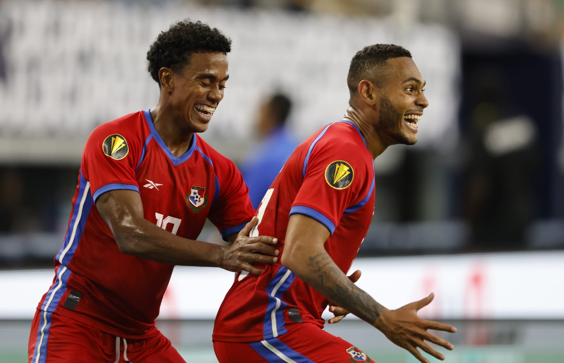 ARLINGTON, TEXAS - JULY 8: Ismael Díaz #11 of Panama celebrates with teammate Edgar Bárcenas #10 after scoring his third goal of the match against Qatar during the second half of a 2023 Concacaf Gold Cup Quarterfinals match at AT&T Stadium on July 8, 2023 in Arlington, Texas. (Photo by Ron Jenkins/Getty Images)