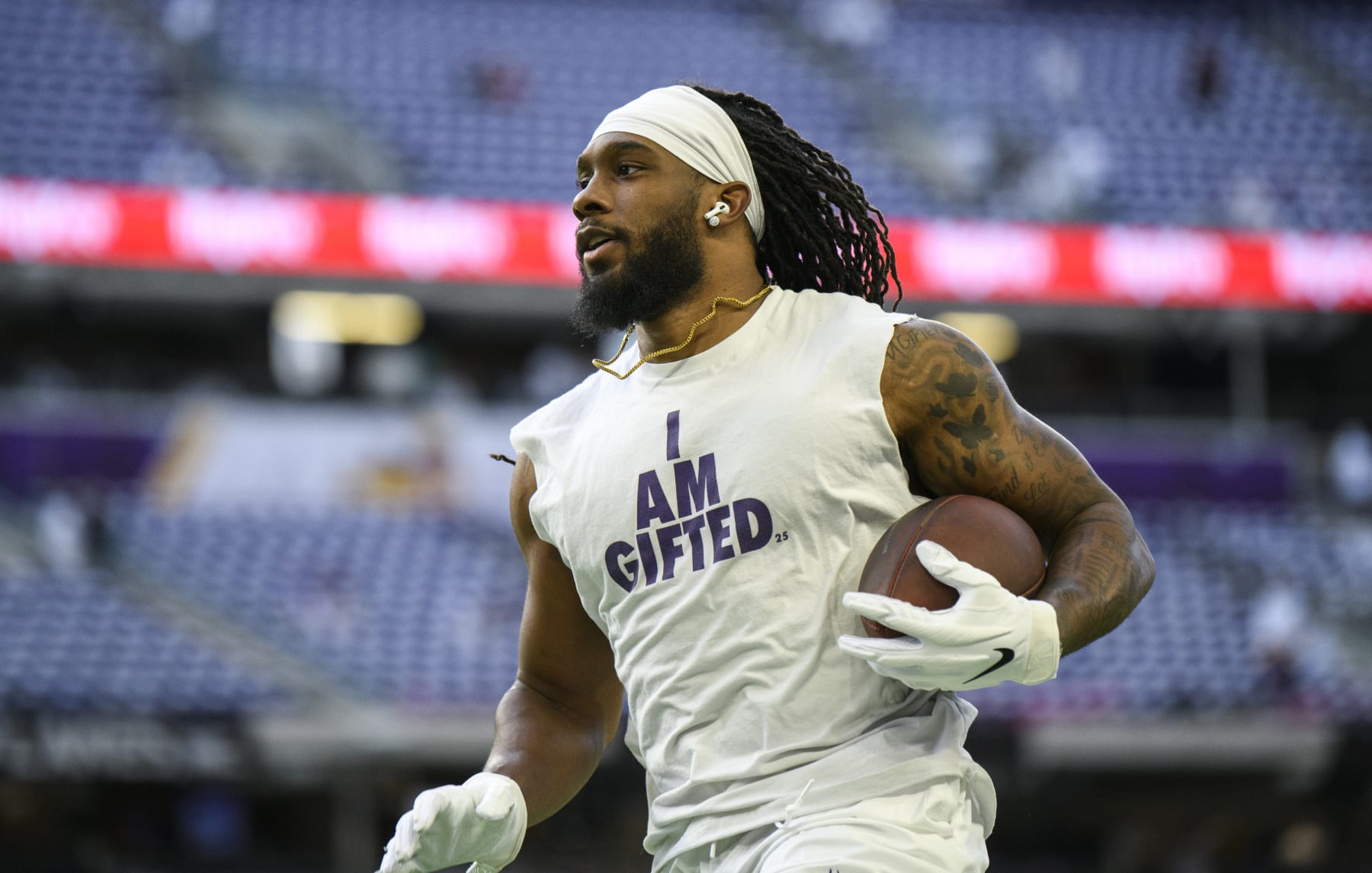 MINNEAPOLIS, MN - DECEMBER 24: Alexander Mattison #2 of the Minnesota Vikings warms up before the game against the New York Giants at U.S. Bank Stadium on December 24, 2022 in Minneapolis, Minnesota. (Photo by Stephen Maturen/Getty Images) MINNEAPOLIS, MN - DECEMBER 24: Alexander Mattison #2 of the Minnesota Vikings warms up before the game against the New York Giants at U.S. Bank Stadium on December 24, 2022 in Minneapolis, Minnesota. (Photo by Stephen Maturen/Getty Images)
