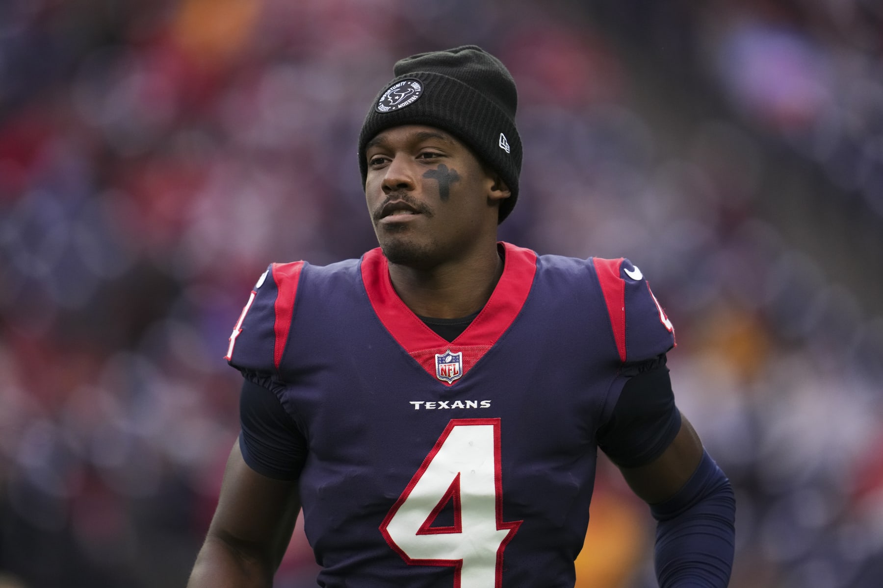 December 4, 2022, Houston, Texas, U.S: Houston Texans wide receiver Phillip  Dorsett (4) talks with