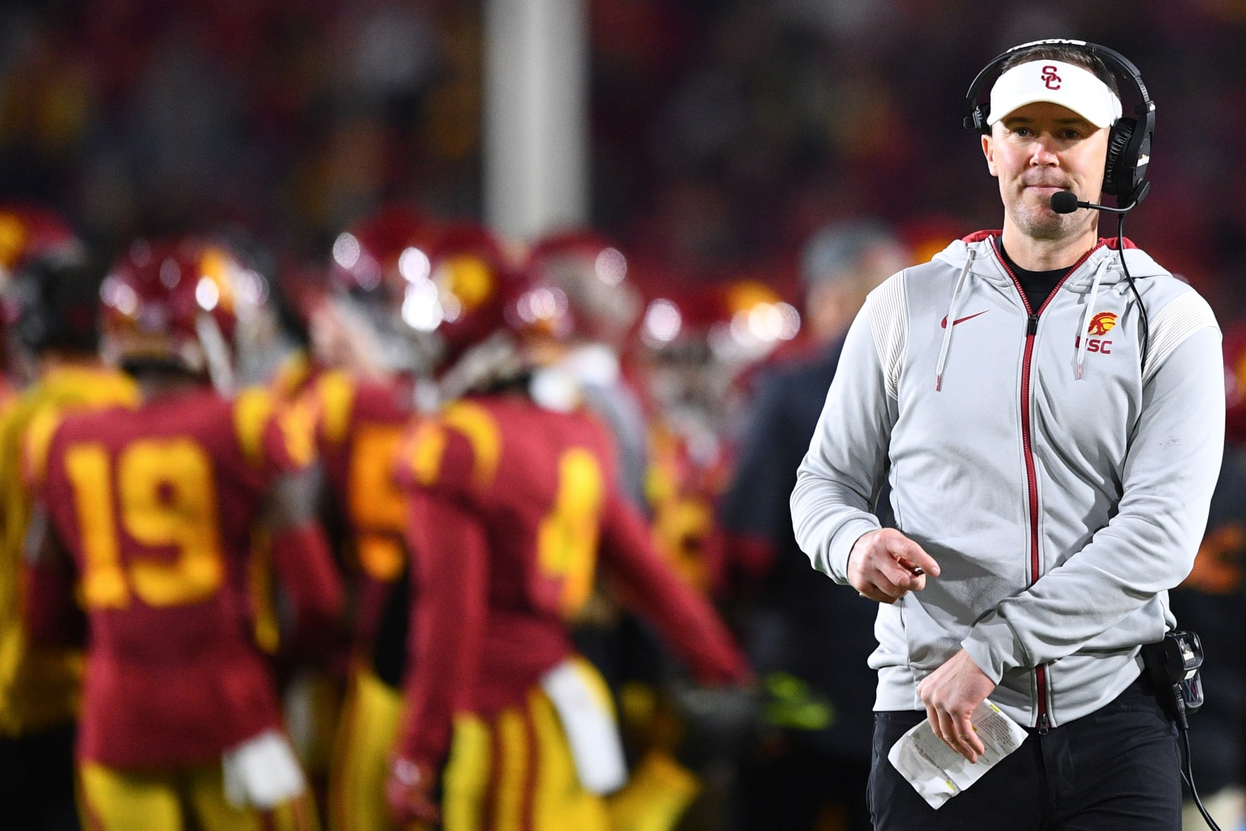 LOS ANGELES, CA - NOVEMBER 05: USC Trojans head coach Lincoln Riley looks on during a game between the California Golden Bears and the USC Trojans on November 5, 2022, at Los Angeles Memorial Coliseum in Los Angeles, CA. (Photo by Brian Rothmuller/Icon Sportswire via Getty Images)