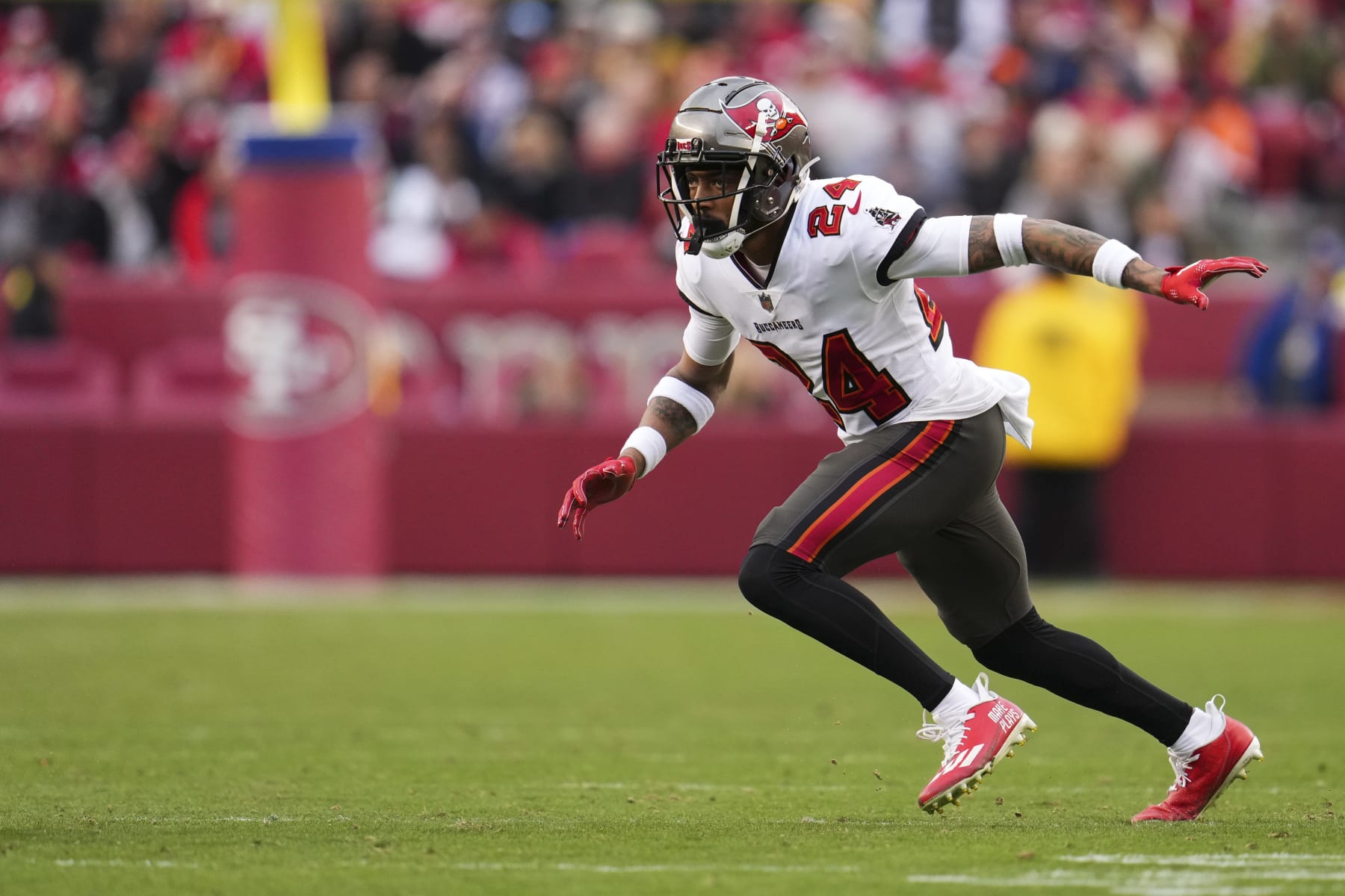 Watch: Calvin Austin to the house on deep pass over Bucs - Steel