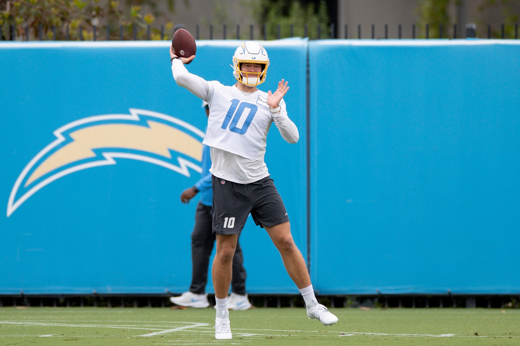 Evaluating Chargers QB Justin Herbert's MVP odds ahead of 2023 season