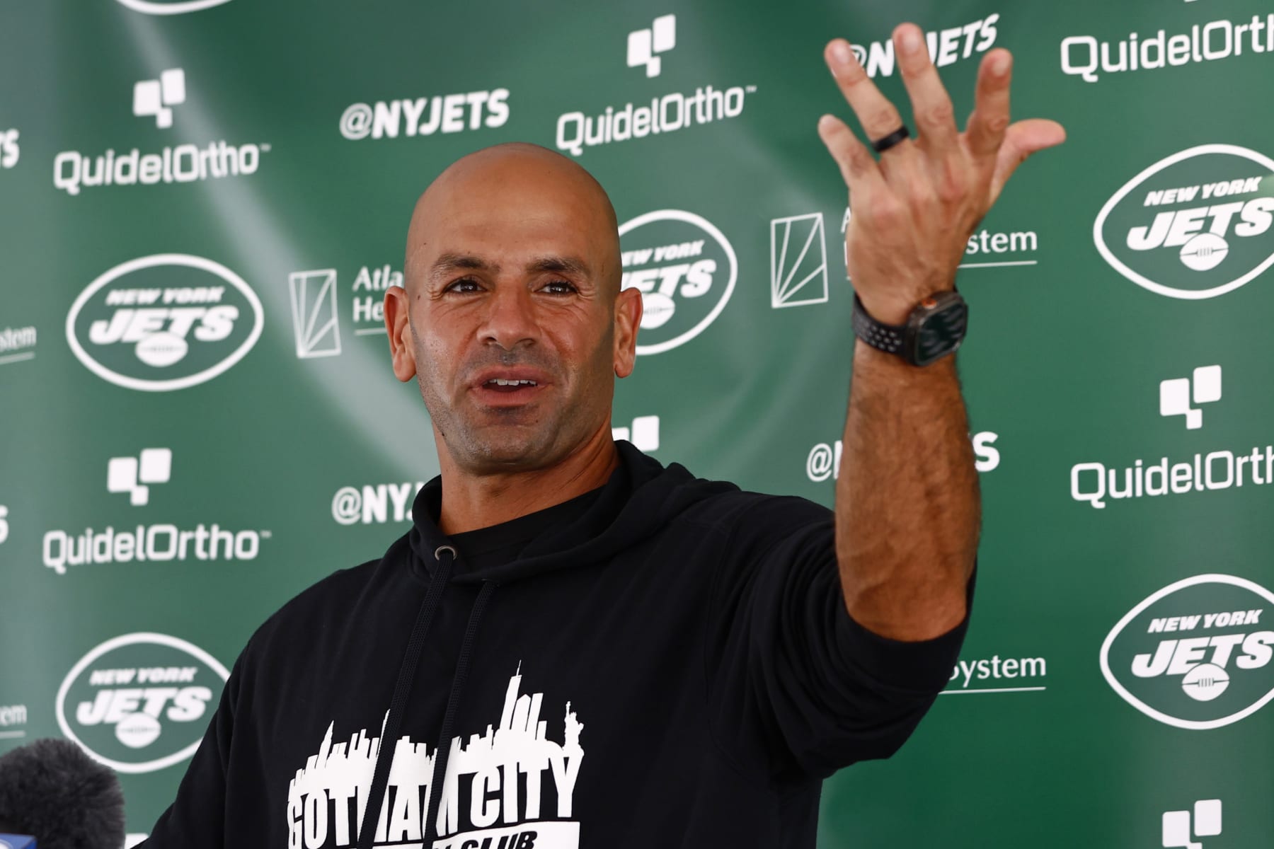 NY Jets coach Robert Saleh wears Hackensack HS shirt before practice