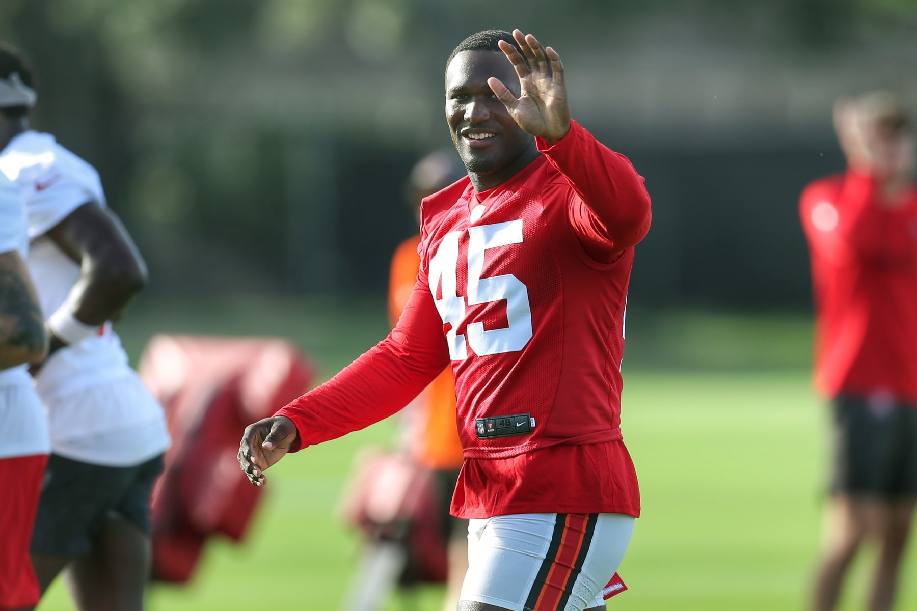 Bucs star Devin White requests trade amid frustration with team: report