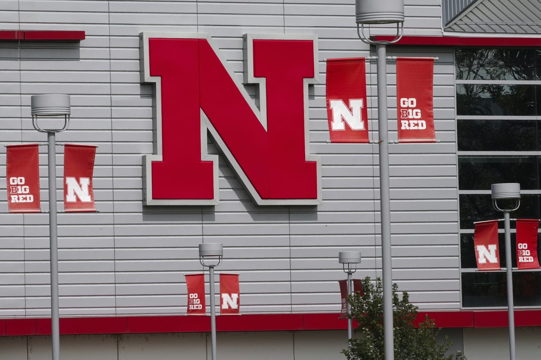 Nebraska tight ends coach Bob Wager resigns after alleged DUI; Huskers  promote analyst to fill position 